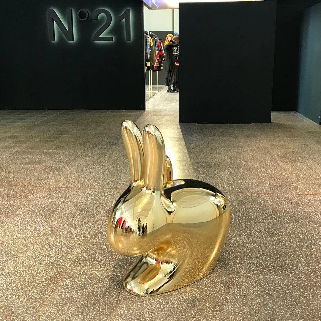 Krzesełko BABY RABBIT METALLIC złoty Qeeboo Eye on Design