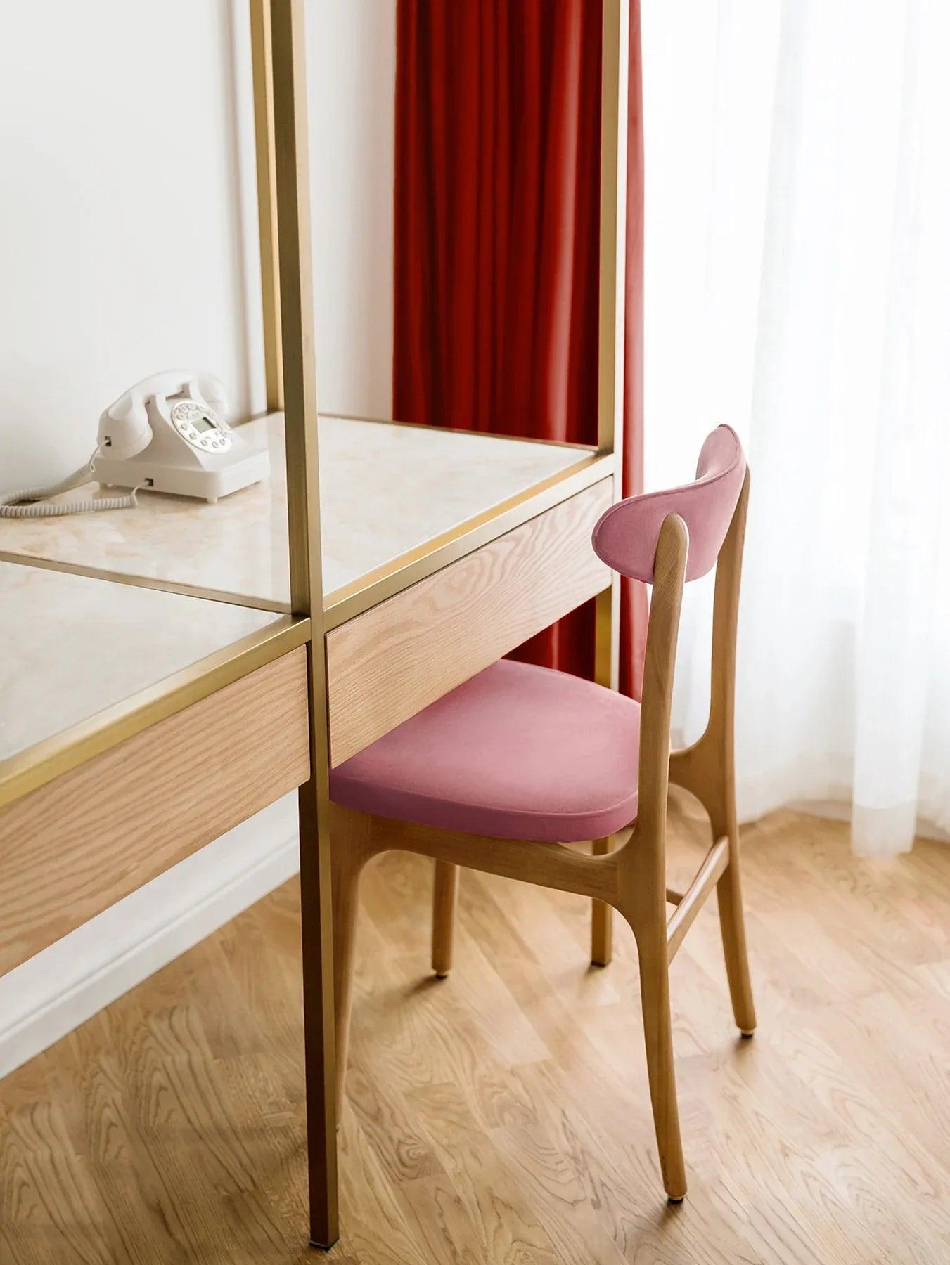 Krzesło 200-190 beżowy w tkaninie Shine Velvet Taupe 366 concept Eye on Design