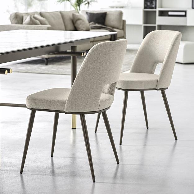 Krzesło aksamitne FOYER kremowy z drewnianą podstawą Calligaris Eye on Design