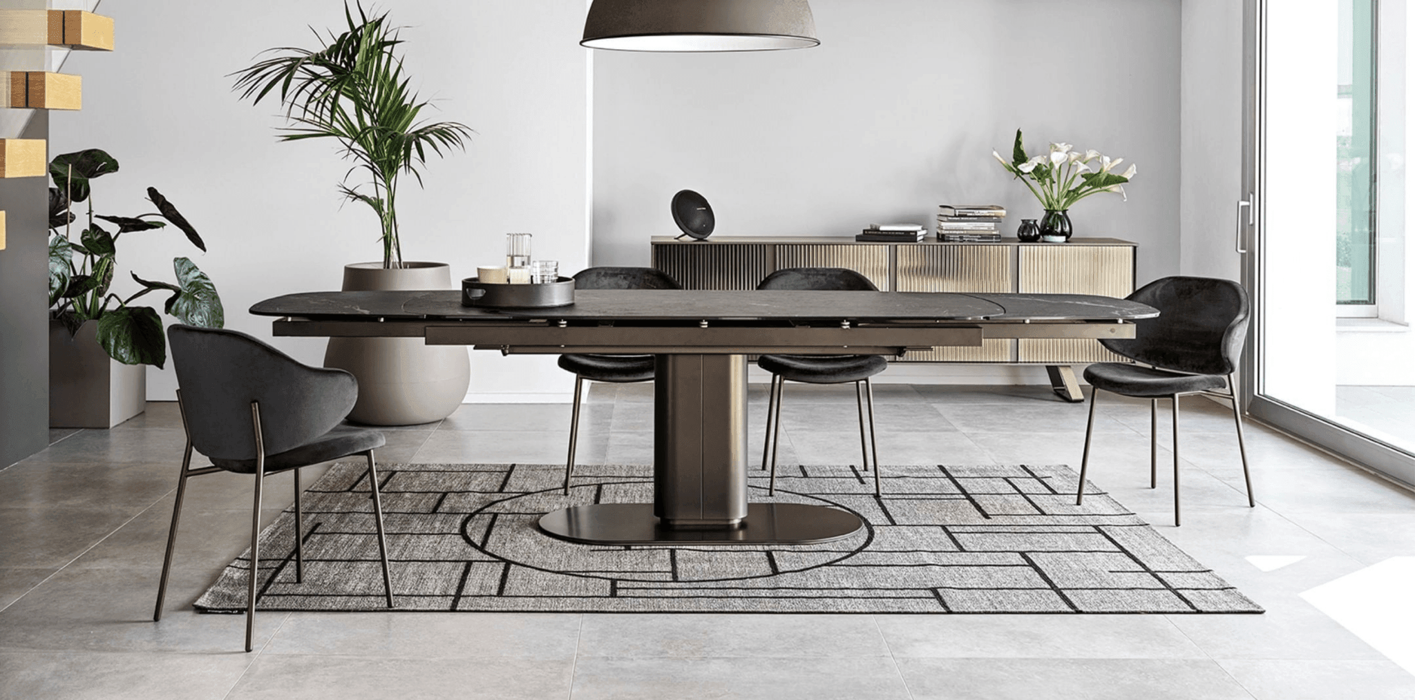 Krzesło aksamitne HOLLY czarny z metalową podstawą Calligaris Eye on Design