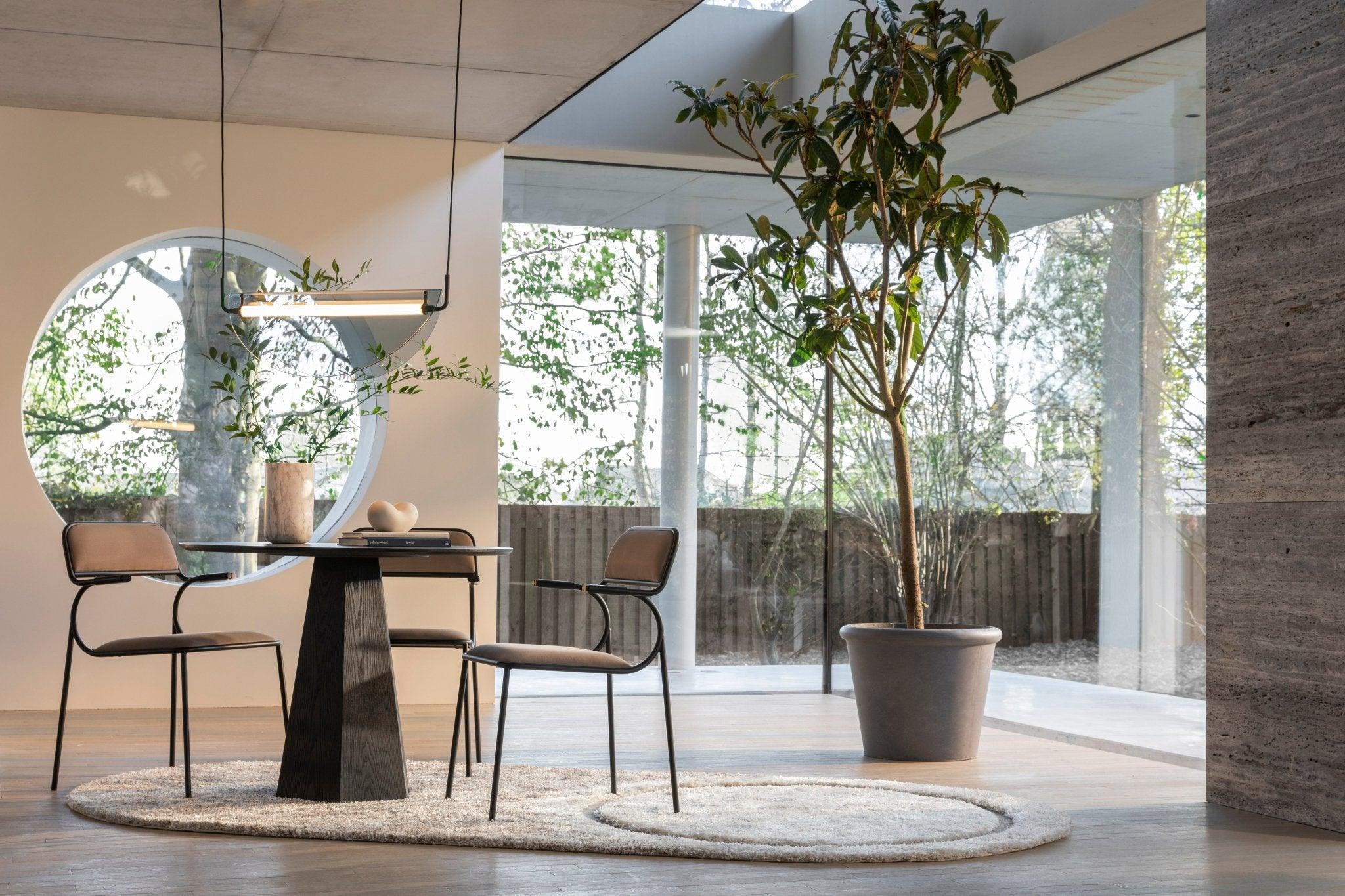 Krzesło ALBA beżowy z czarną podstawą Zuiver Eye on Design