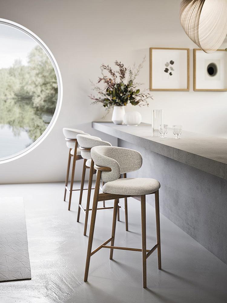 Krzesło barowe OLEANDRO boucle jasnobrązowy z metalową podstawą Calligaris Eye on Design