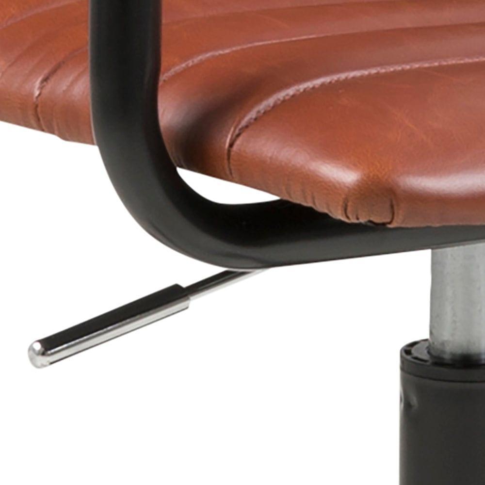 Krzesło biurowe NIKLAS brandy ekoskóra z czarną podstawą Actona Eye on Design
