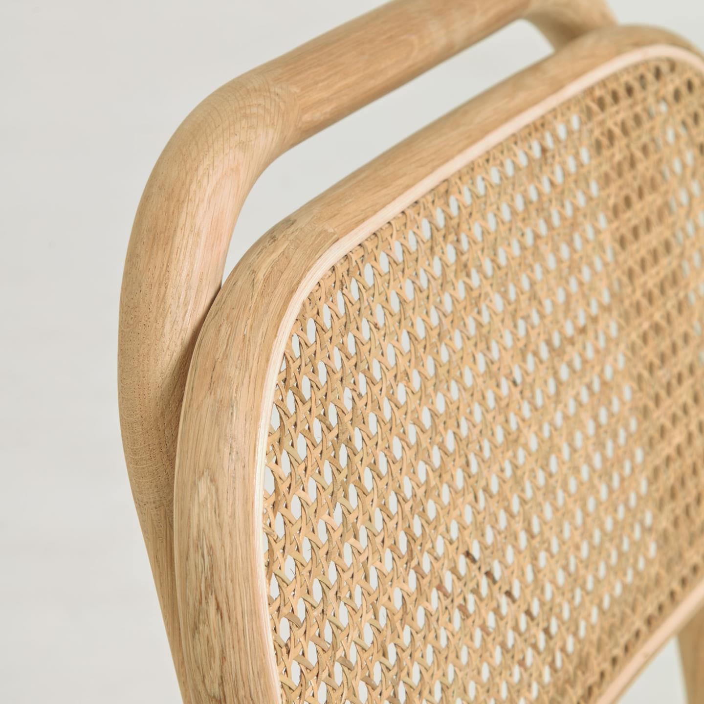 Krzesło DORIANE lite drewno dębowe La Forma Eye on Design