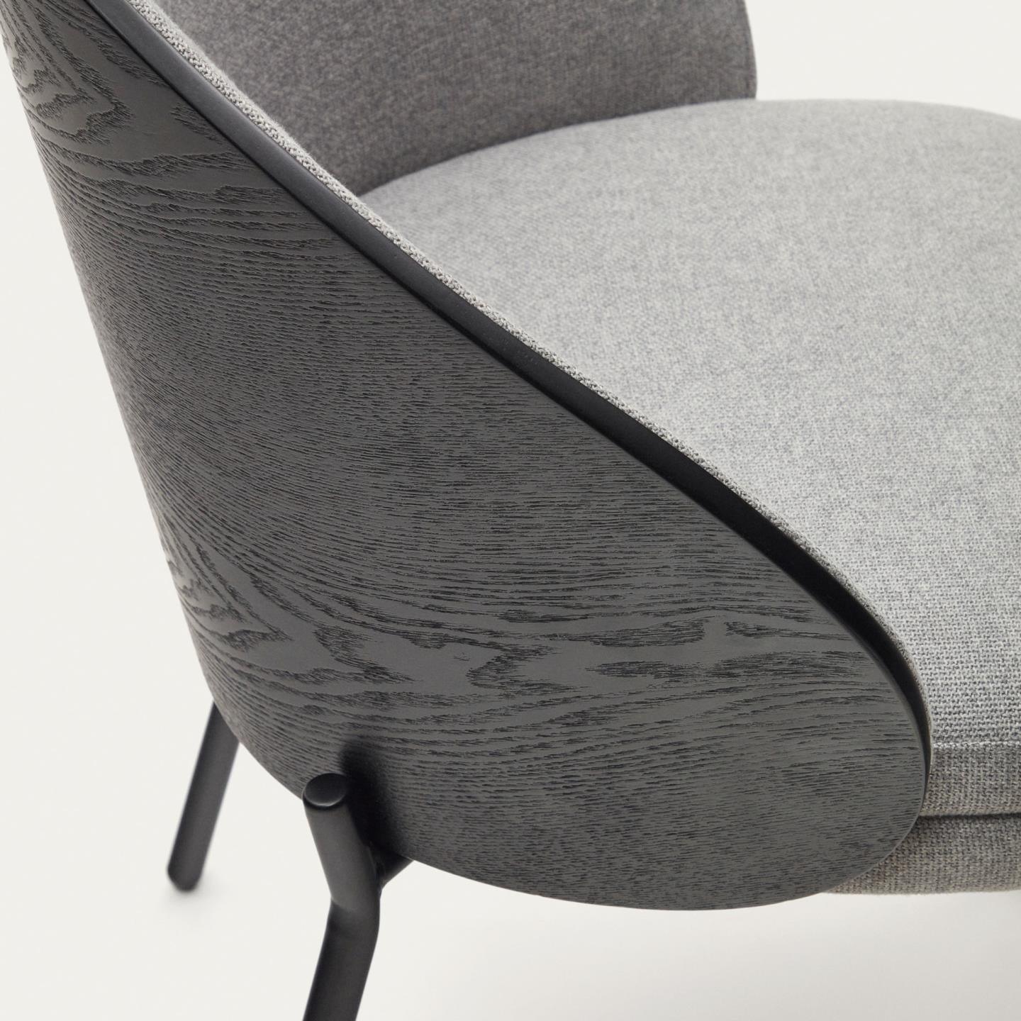 Krzesło EAMY jasnoszary z czarnym wykończeniem La Forma Eye on Design