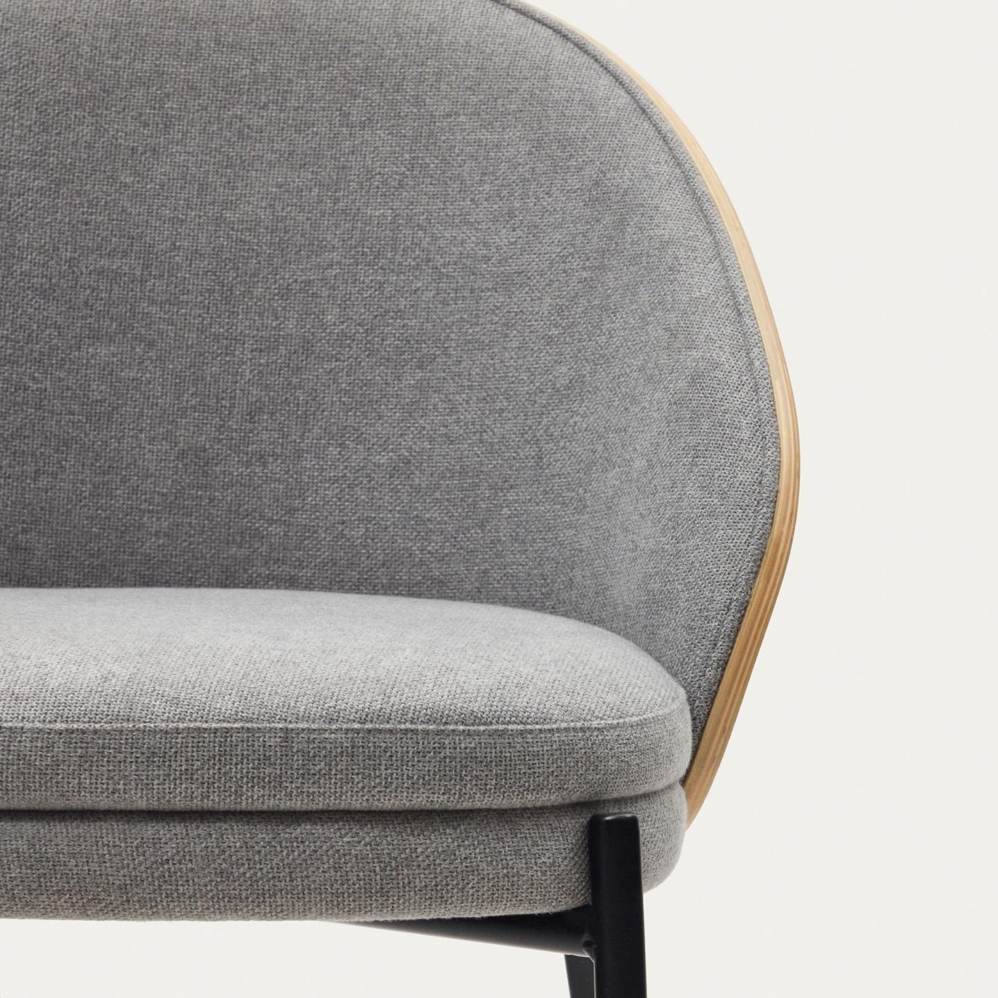 Krzesło EAMY jasnoszary z jesionowym wykończeniem La Forma Eye on Design