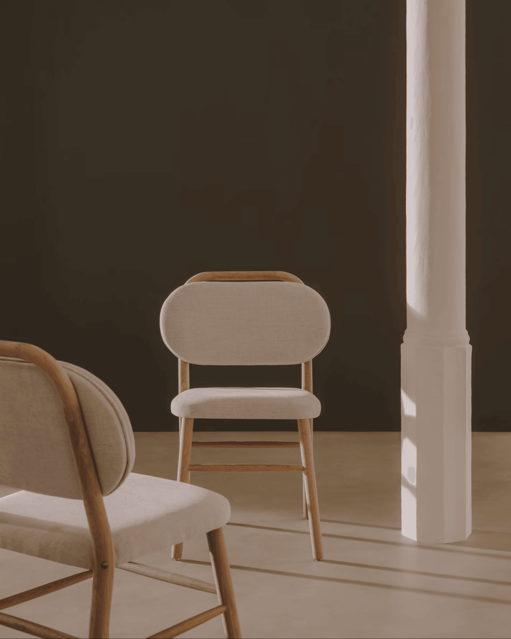 Krzesło HELDA beżowy szenil z drewnianą podstawą La Forma Eye on Design