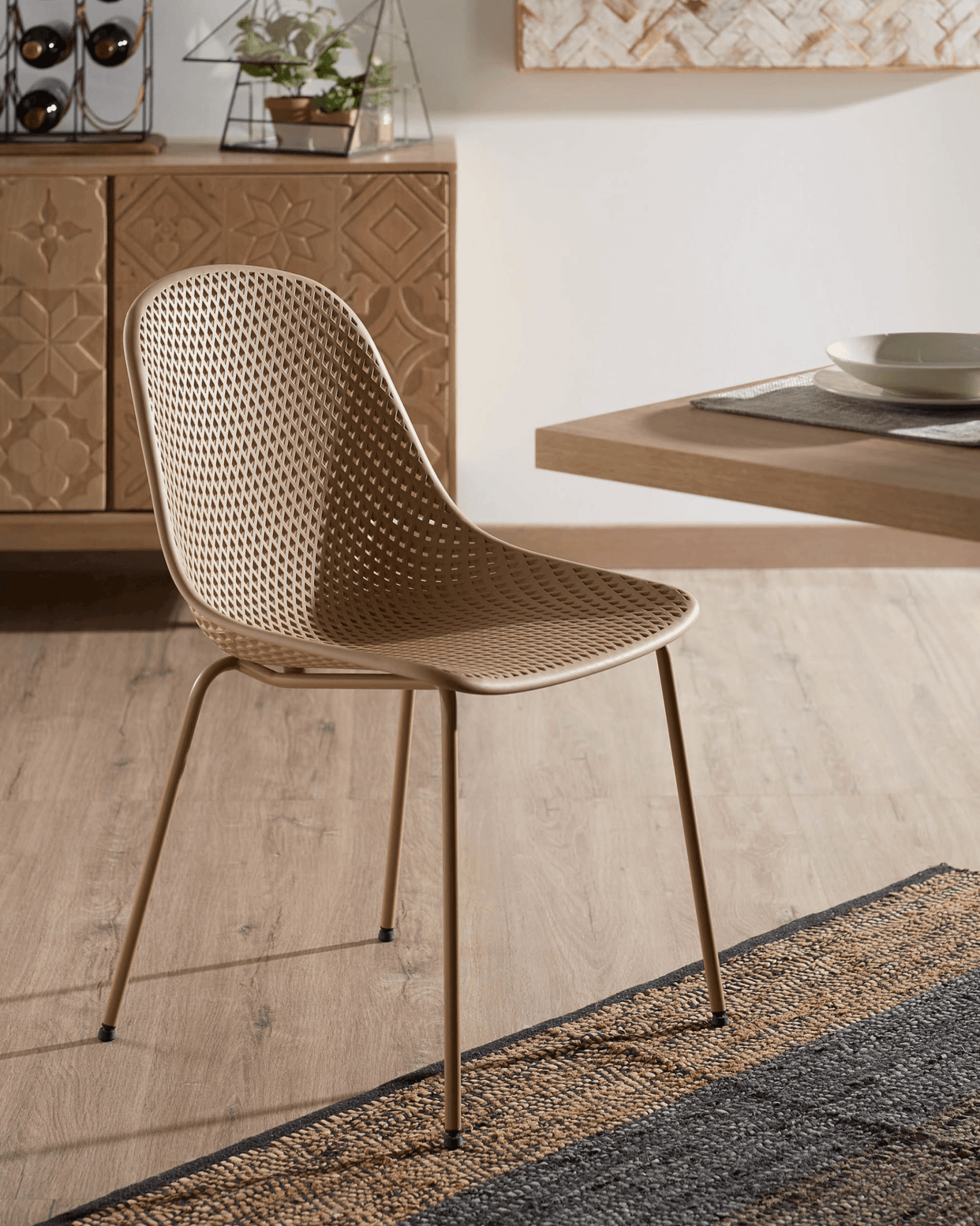 Krzesło ogrodowe QUINBY beżowy La Forma Eye on Design