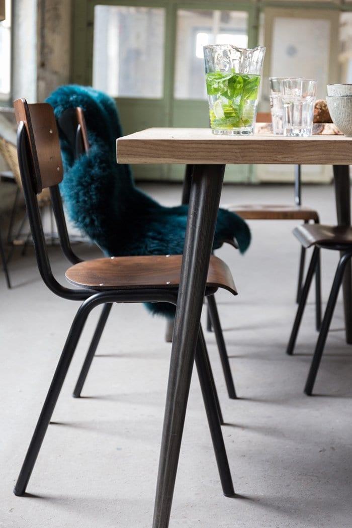 Krzesło SCUOLA brązowy Dutchbone Eye on Design