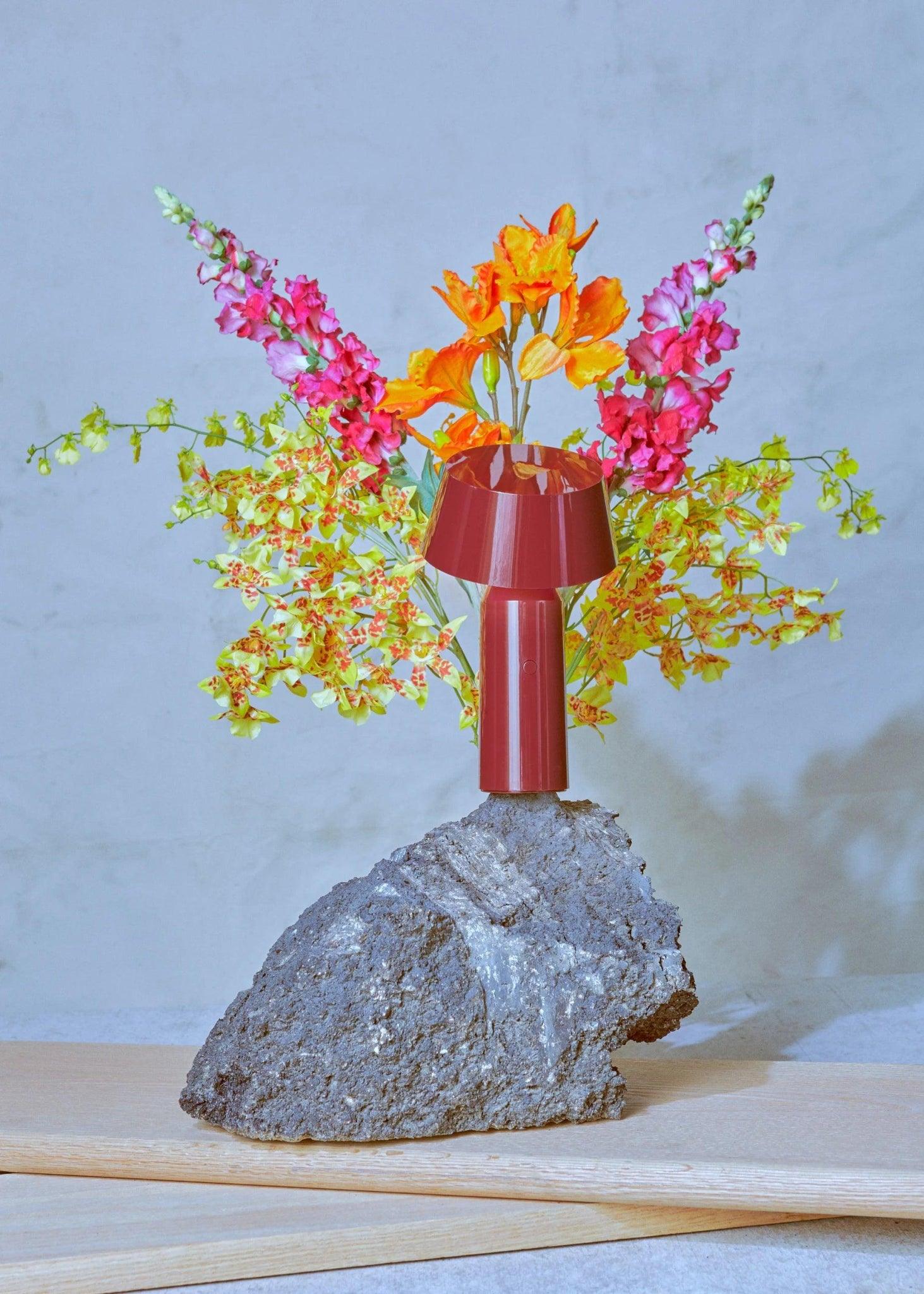 Lampa akumulatorowa BICOCA bordowy Marset Eye on Design