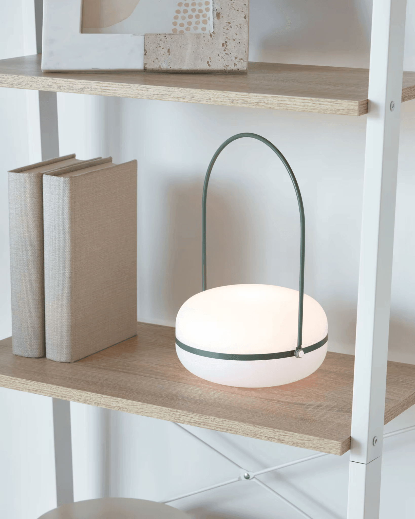 Lampa akumulatorowa TEA zielone wykończenie La Forma Eye on Design
