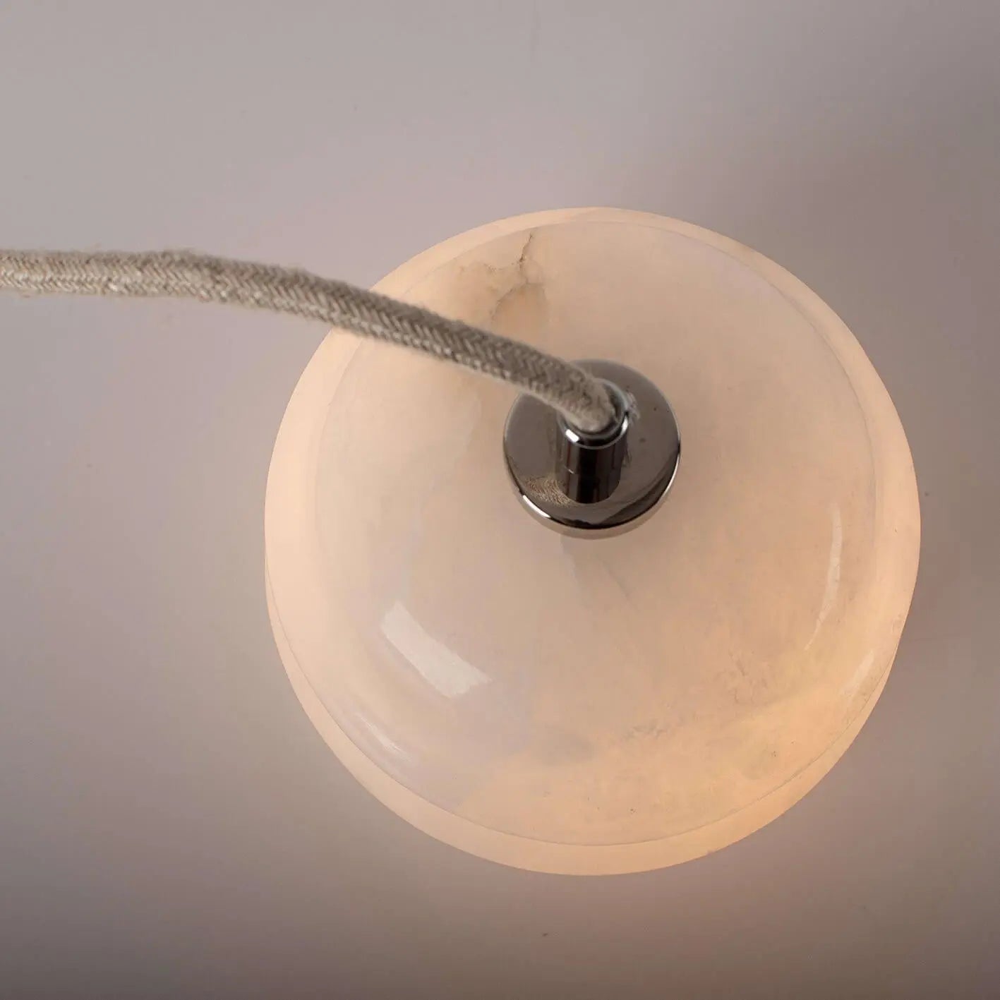 Lampa alabastrowa wisząca KALLIOPE mosiężny – Embassy Interiors