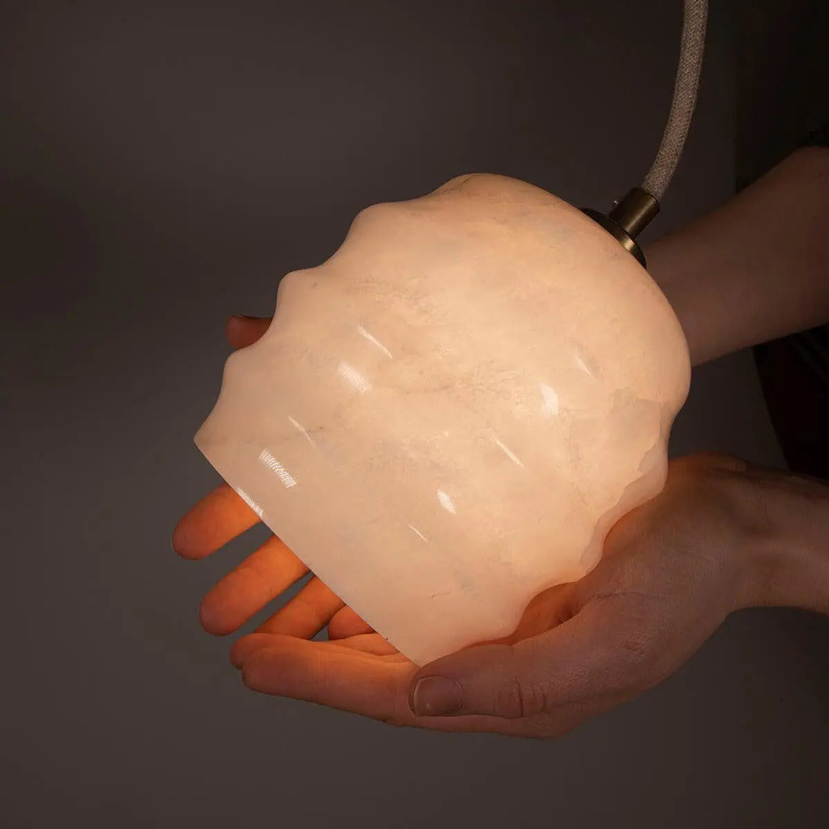 Lampa alabastrowa wisząca KALLIOPE nikiel – Embassy Interiors