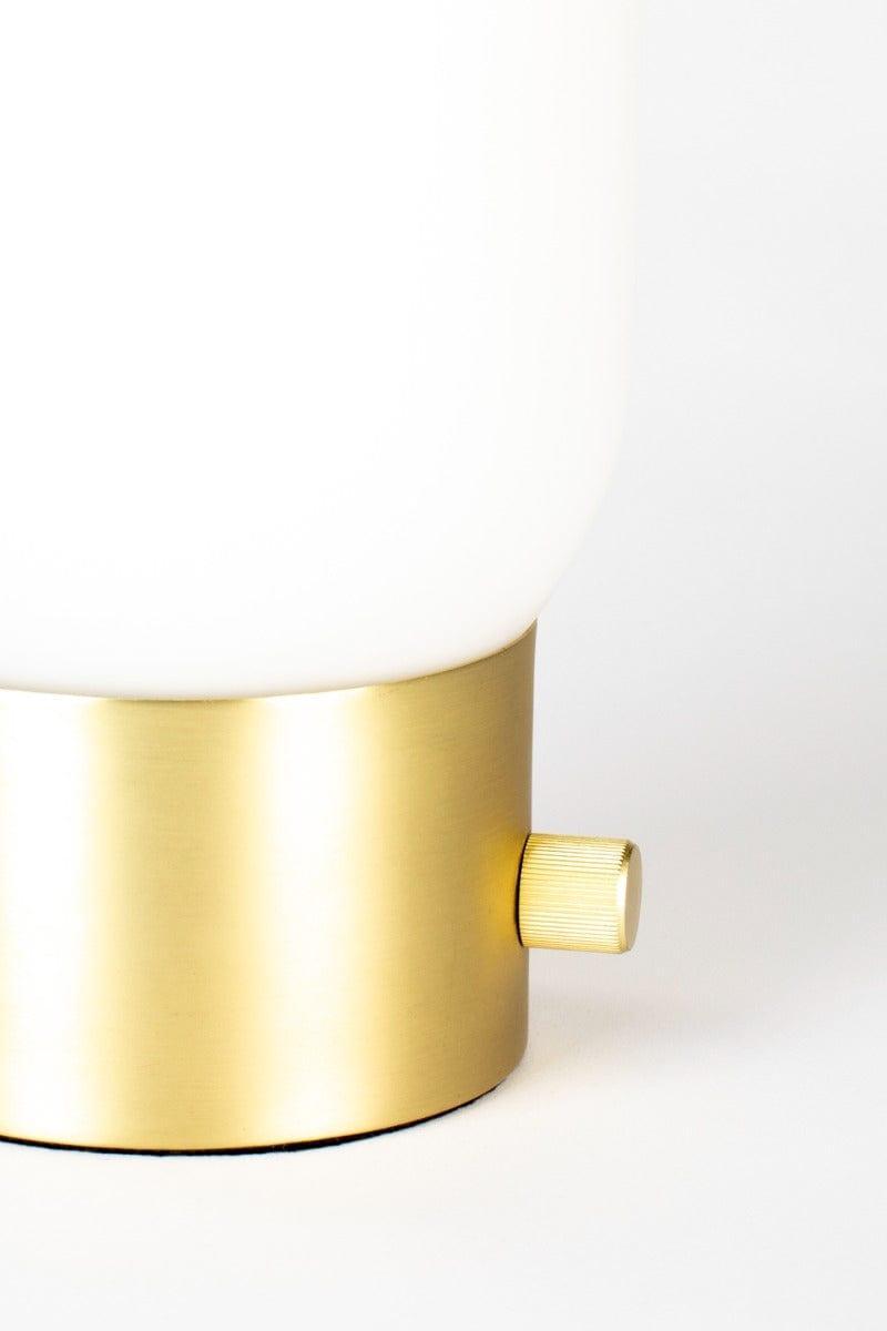 Lampa biurkowa URBAN CHARGER złoty Zuiver Eye on Design