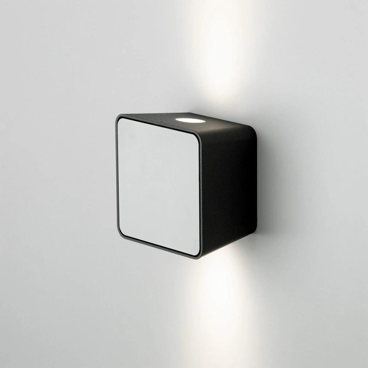 Lampa kwadratowa ścienna zewnętrzna LAB biały Marset Eye on Design