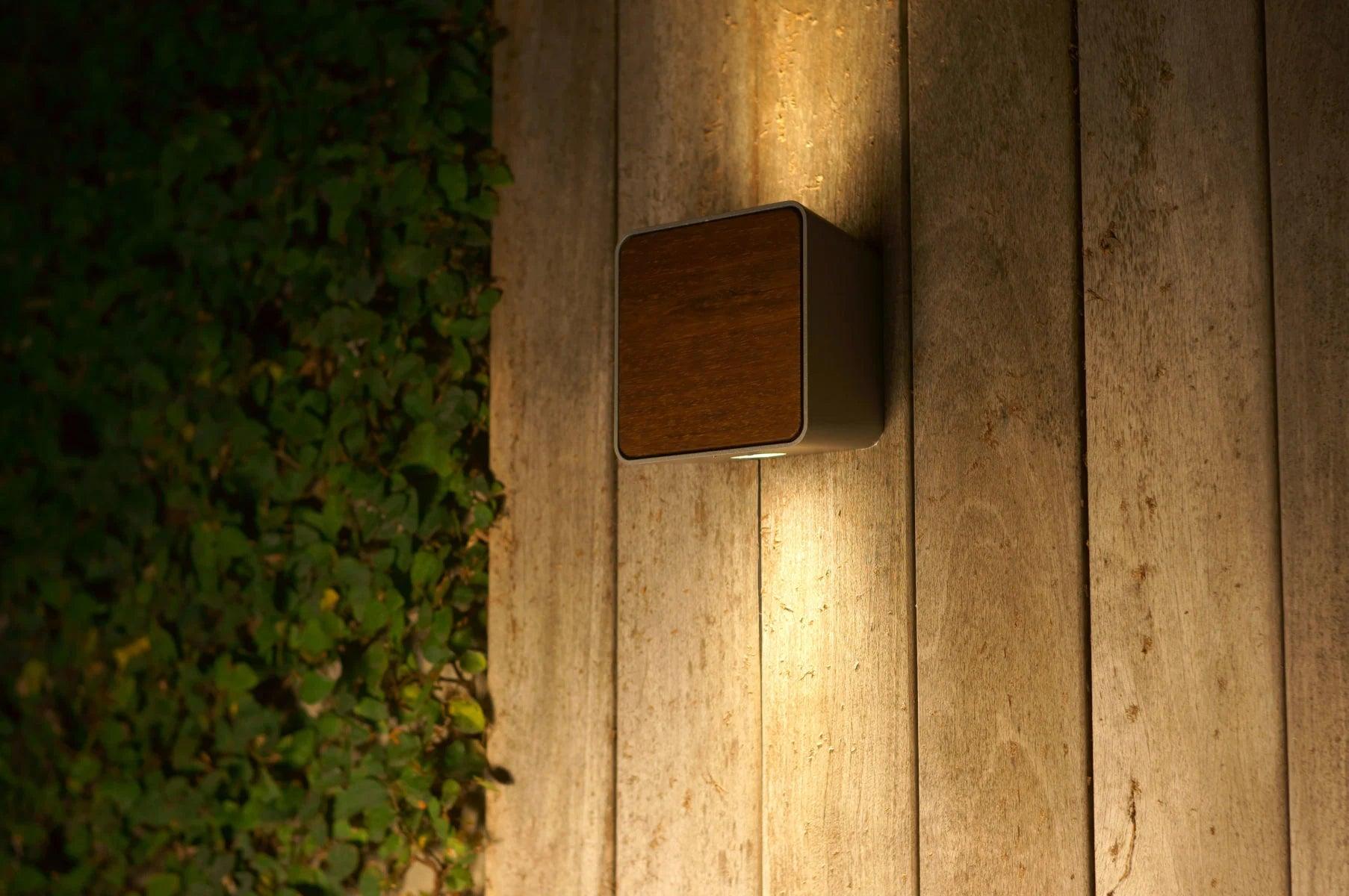 Lampa kwadratowa ścienna zewnętrzna LAB brązowy Marset Eye on Design