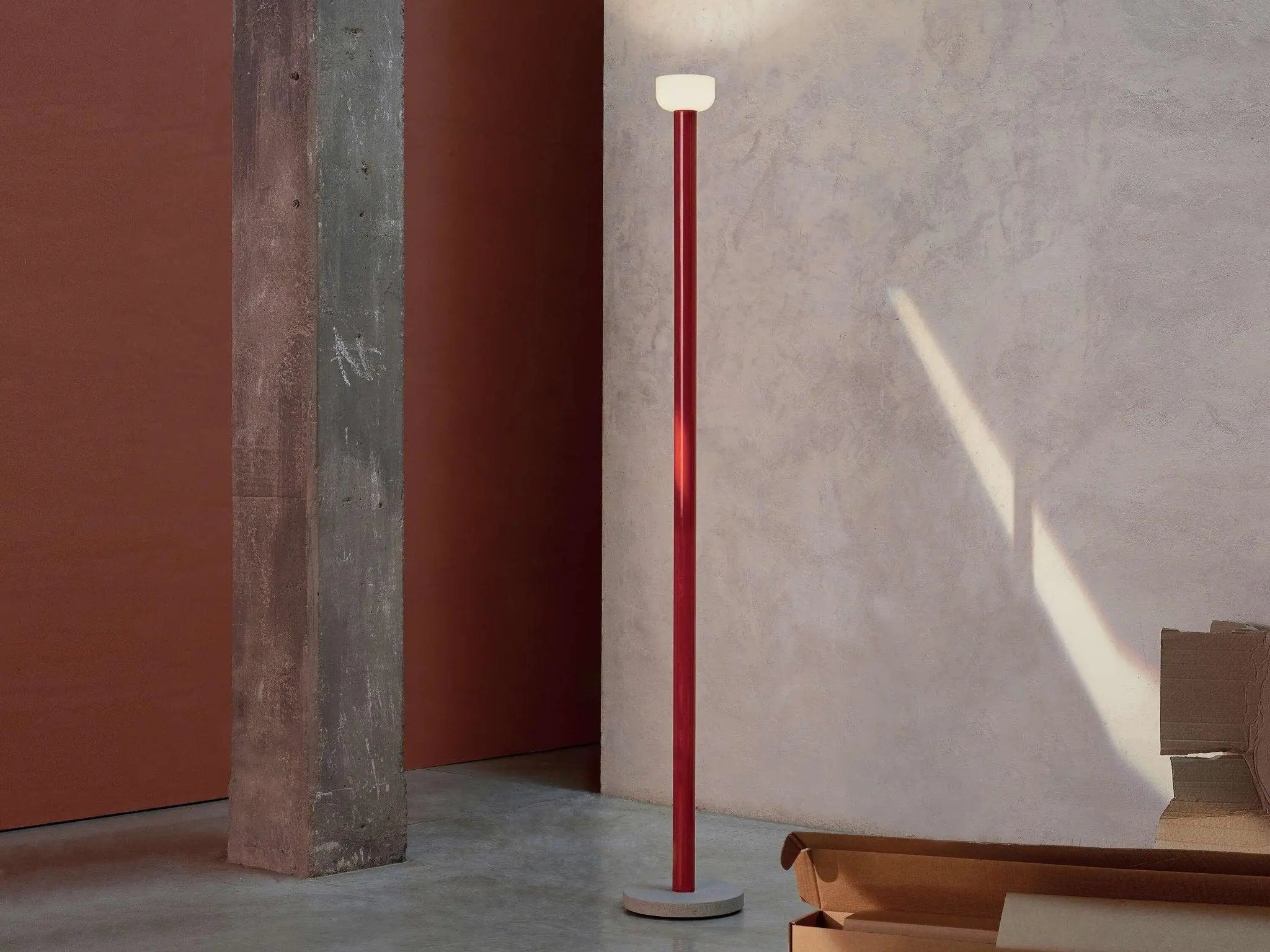 Lampa podłogowa BELLHOP ceglasty – Flos