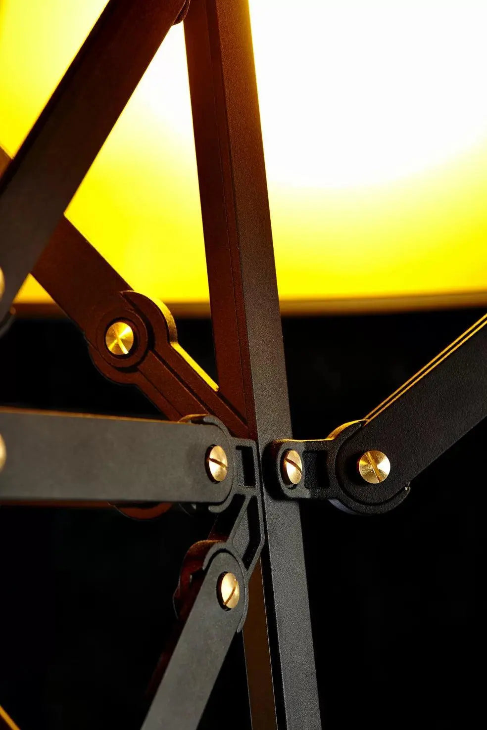 Lampa podłogowa CONSTRUCTION czarny – Moooi