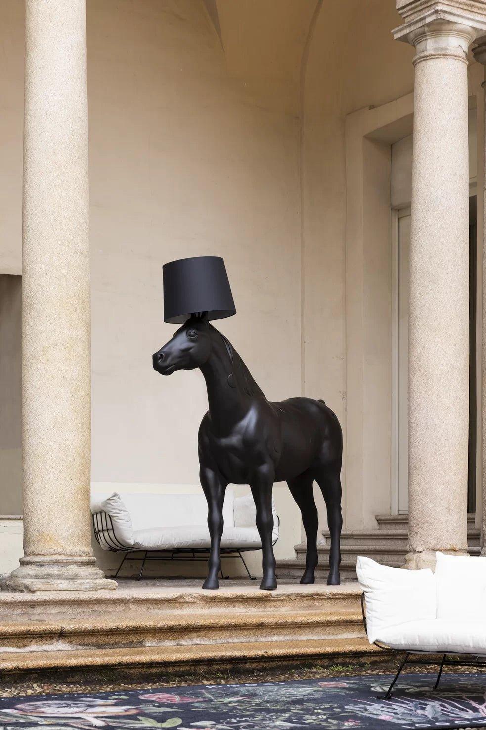 Lampa podłogowa HORSE czarny Moooi Eye on Design