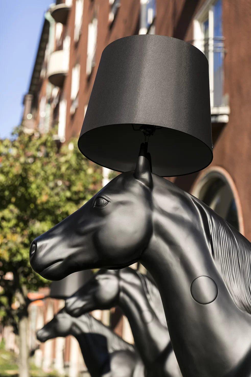 Lampa podłogowa HORSE czarny Moooi Eye on Design