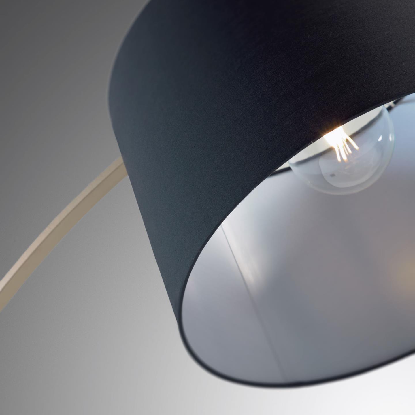 Lampa podłogowa JUHE złoty z czarnym kloszem La Forma Eye on Design