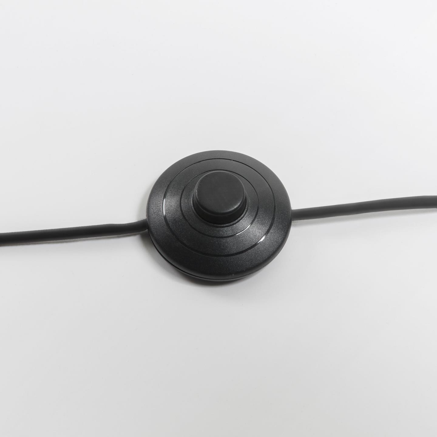 Lampa podłogowa JUHE złoty z czarnym kloszem La Forma Eye on Design