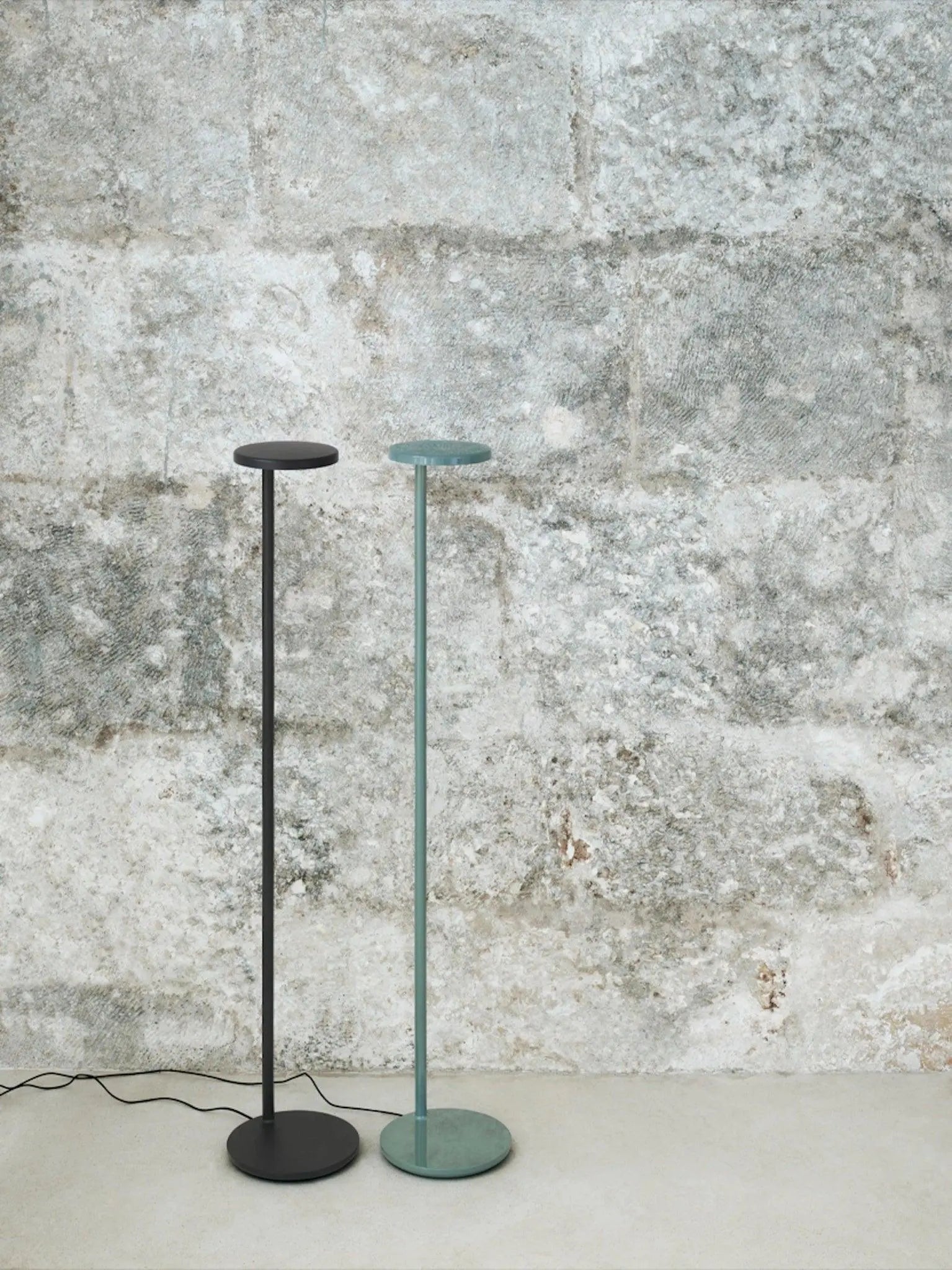Lampa podłogowa OBLIQUE szałwiowy – Flos
