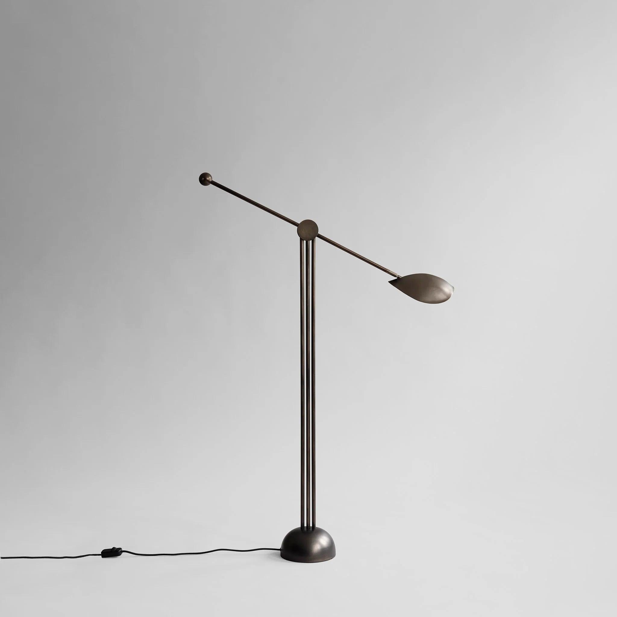 Lampa podłogowa STINGRAY brązowy 101 Copenhagen Eye on Design