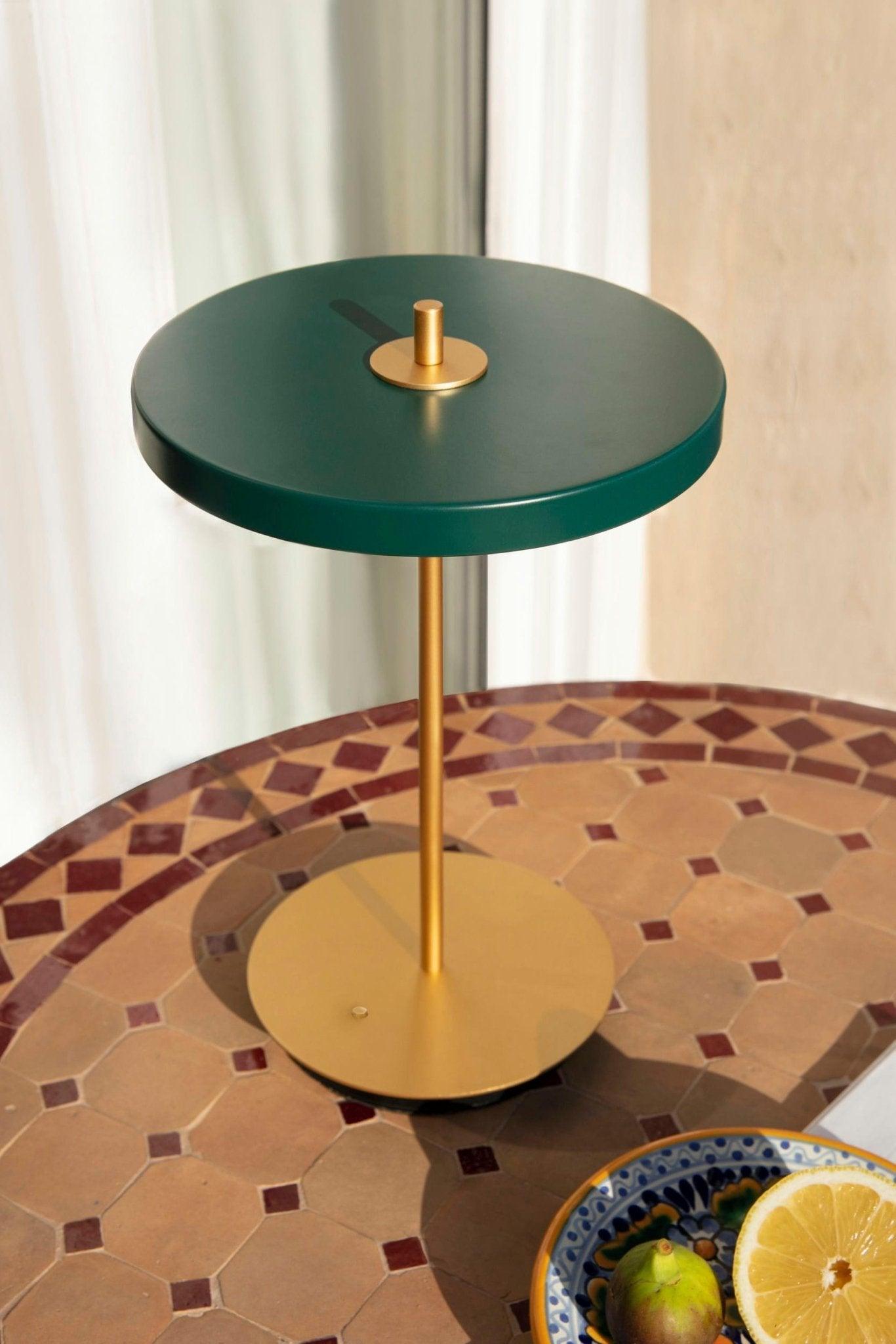 Lampa przenośna ASTERIA MOVE butelkowy zielony UMAGE Eye on Design