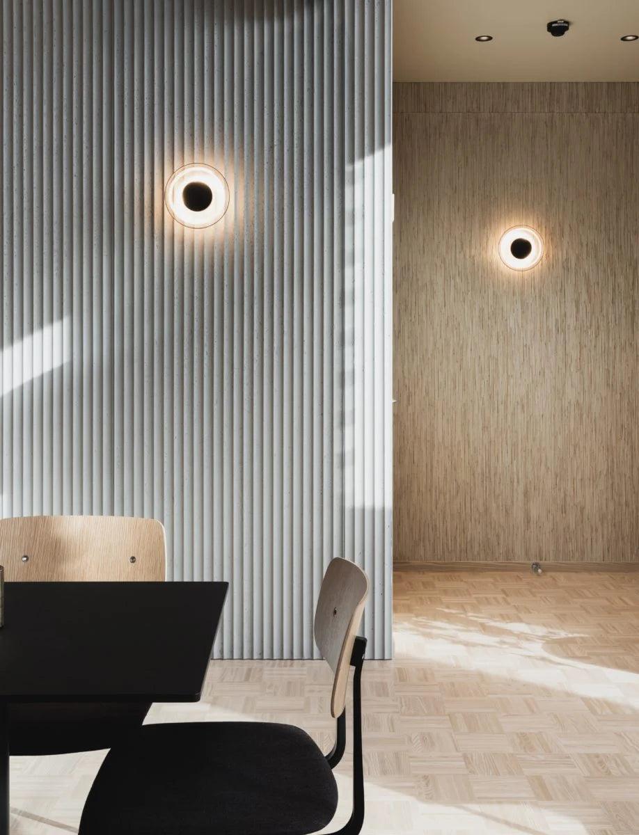 Lampa ścienna AURA dymione szkło Marset Eye on Design