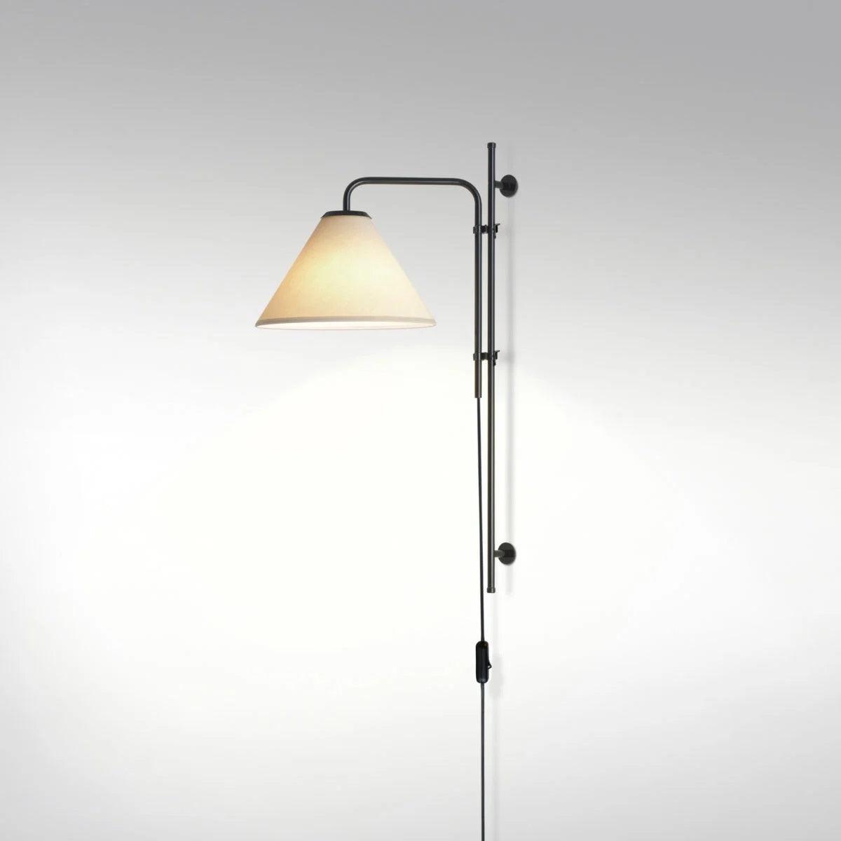 Lampa ścienna FUNICULI FABRIC piaskowy Marset Eye on Design