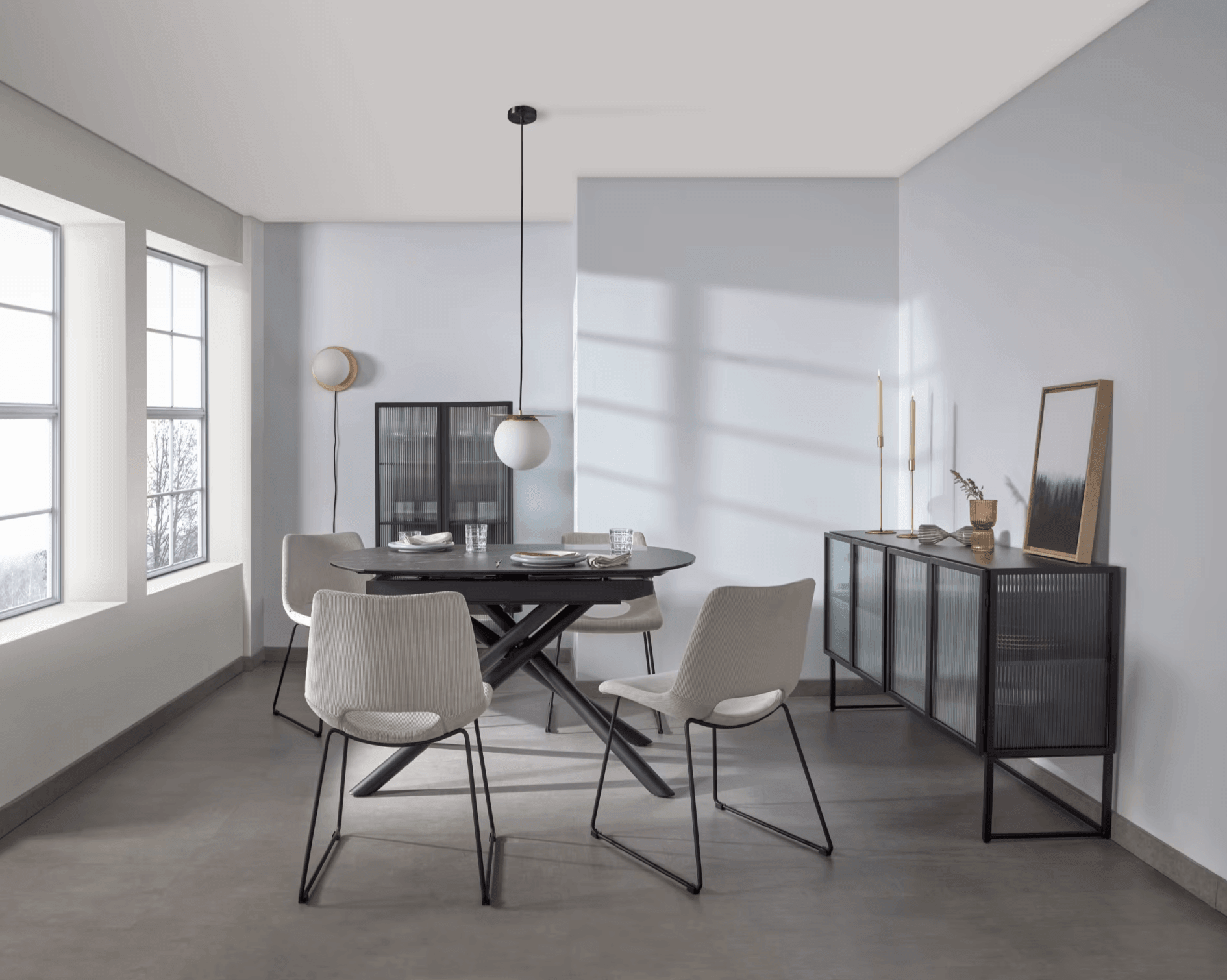 Lampa ścienna MANZ mosiężny La Forma Eye on Design