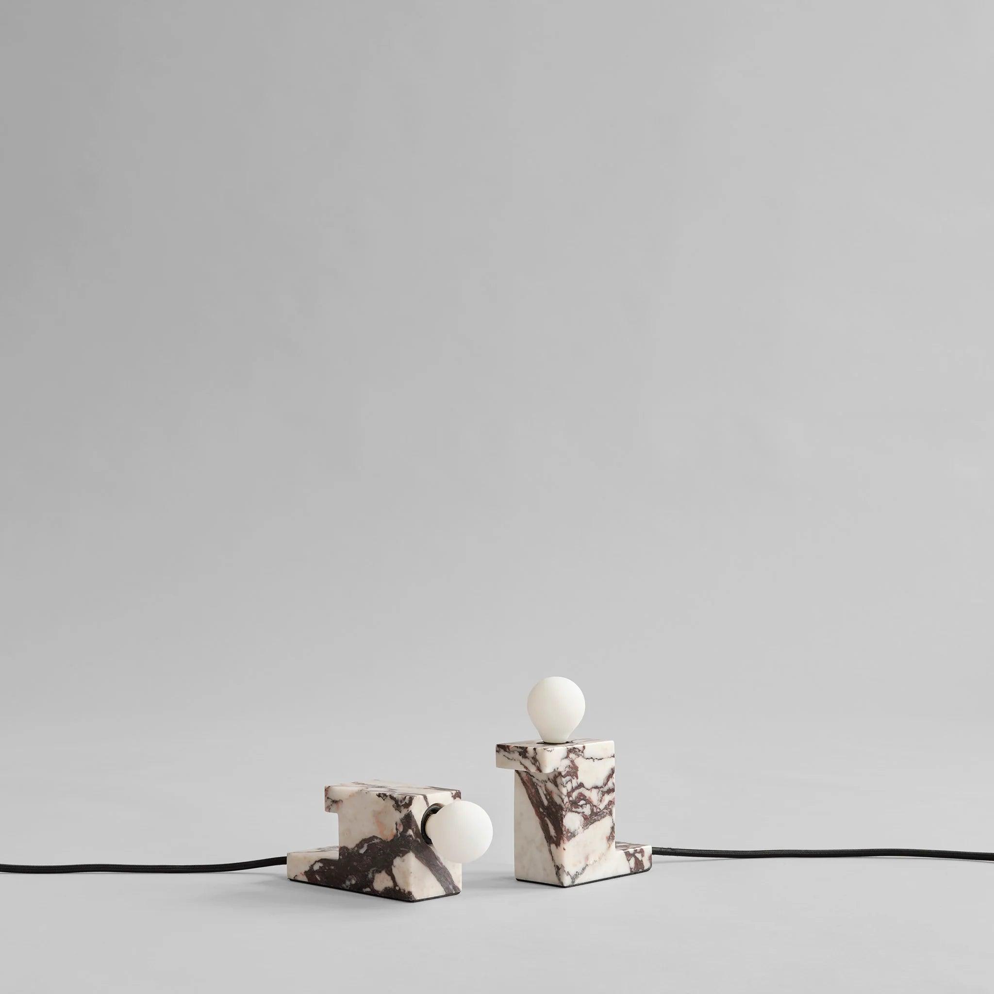 Lampa stołowa BRICK TALL marmurowy 101 Copenhagen Eye on Design