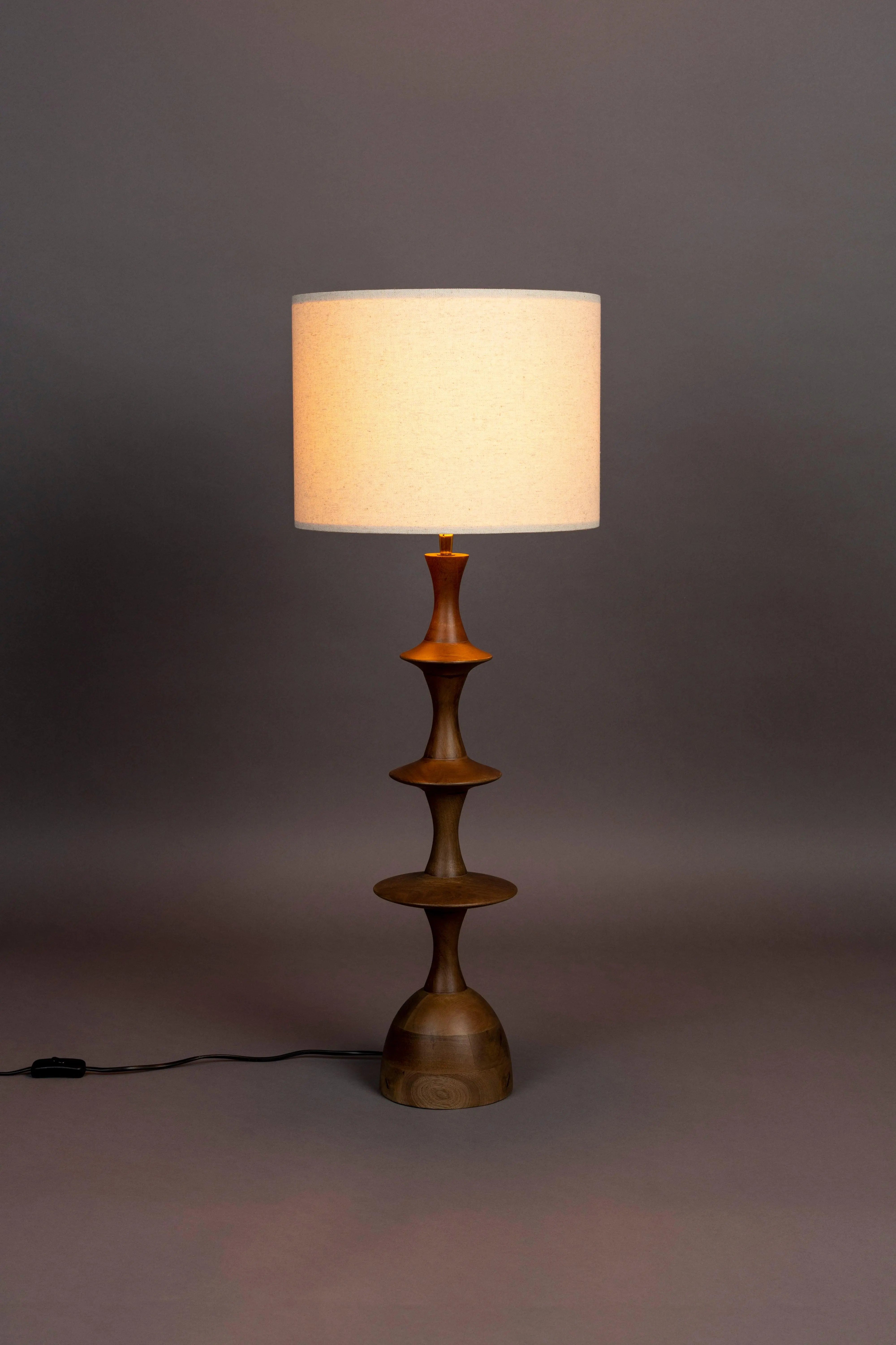 Lampa stołowa CATH drewno mango – Dutchbone