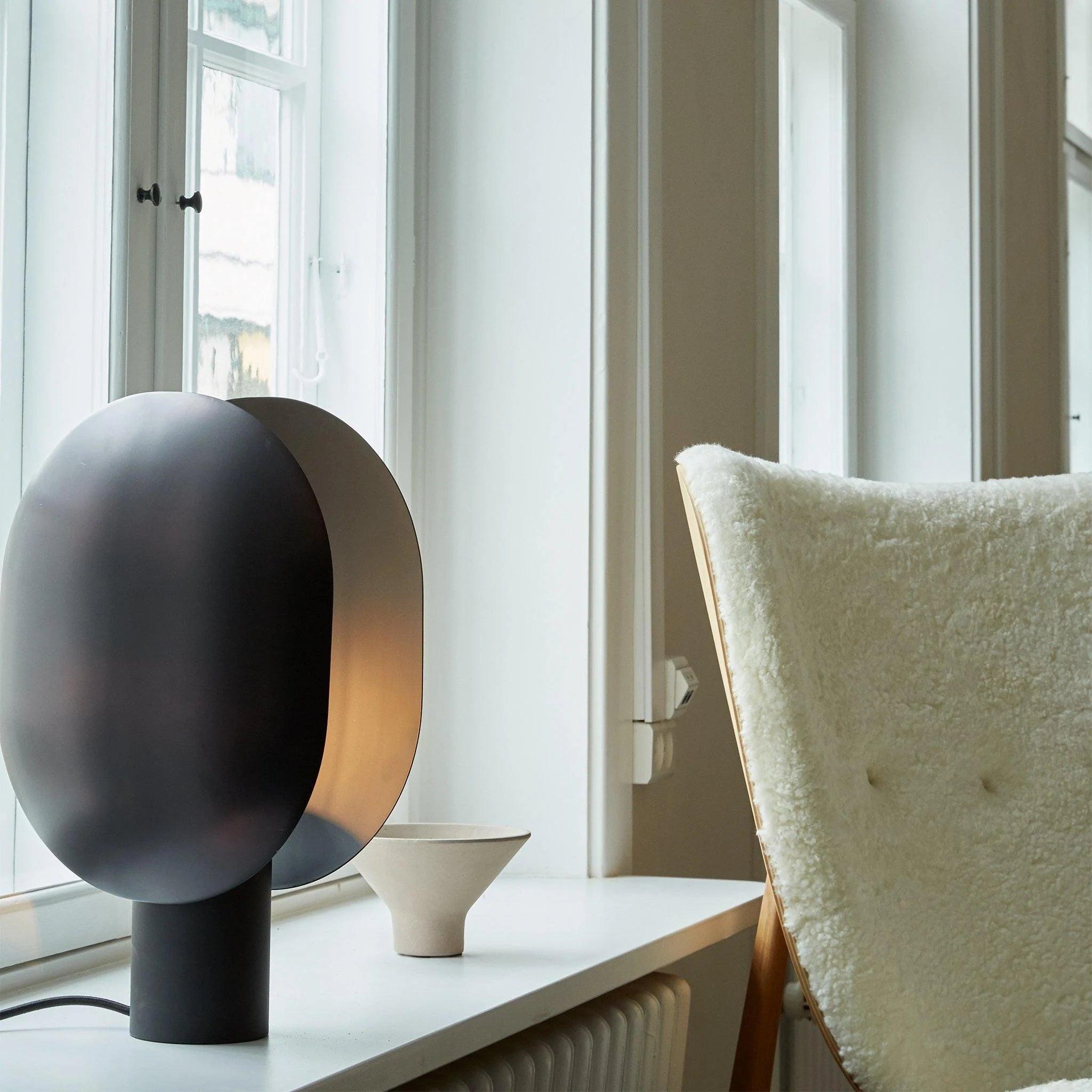 Lampa stołowa CLAM czarny 101 Copenhagen Eye on Design