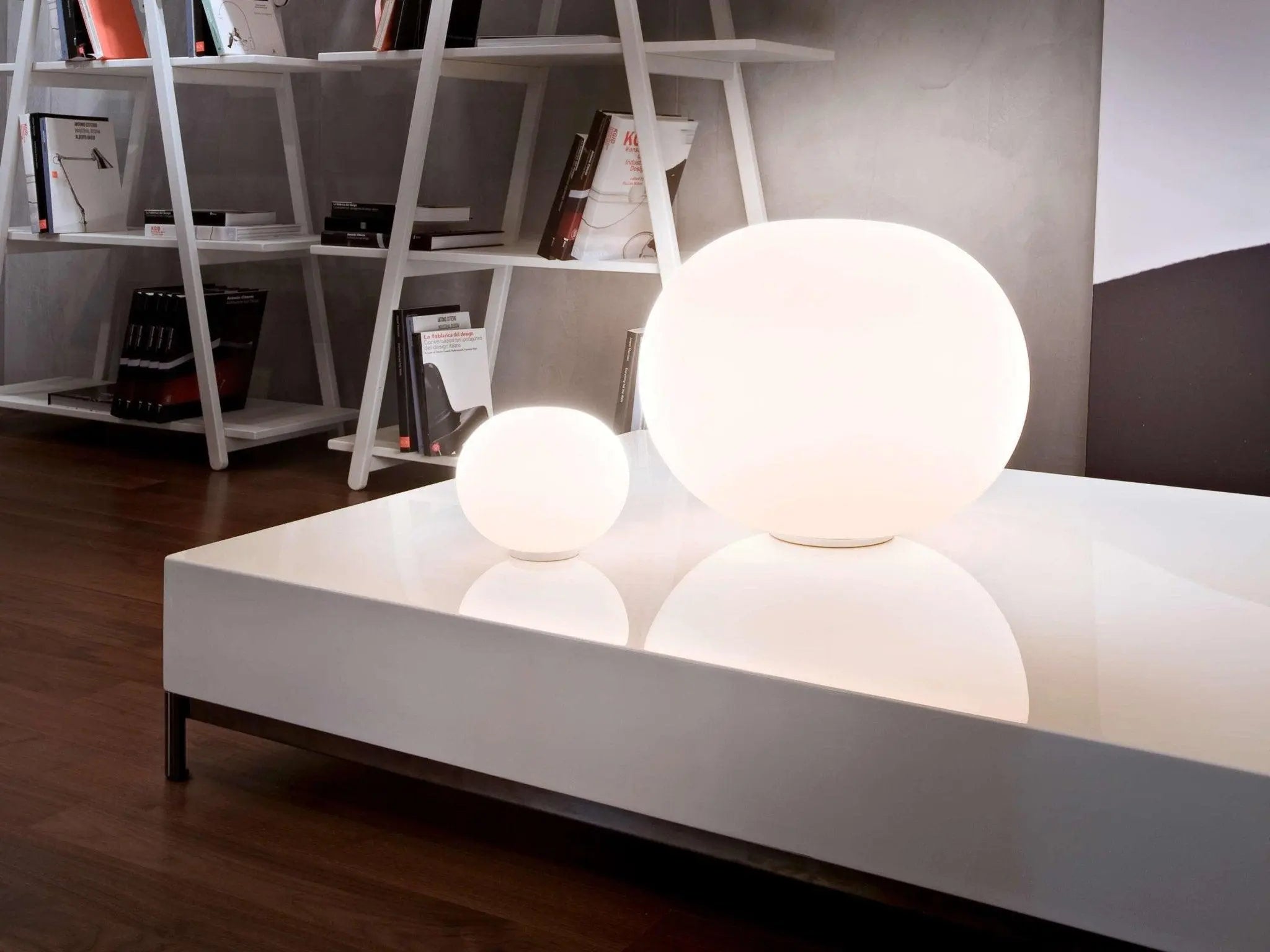 Lampa stołowa GLO-BALL BASIC biały – Flos