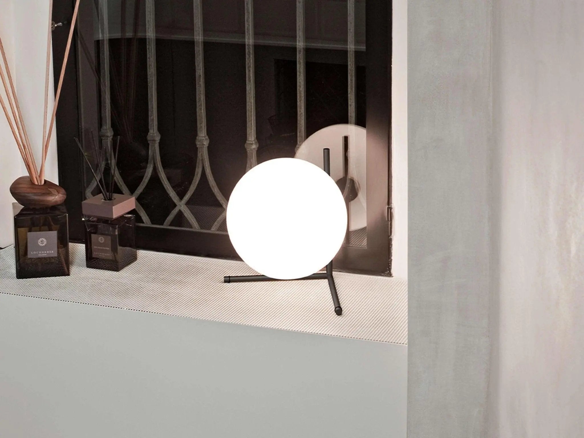 Lampa stołowa IC LIGHTS czarny – Flos