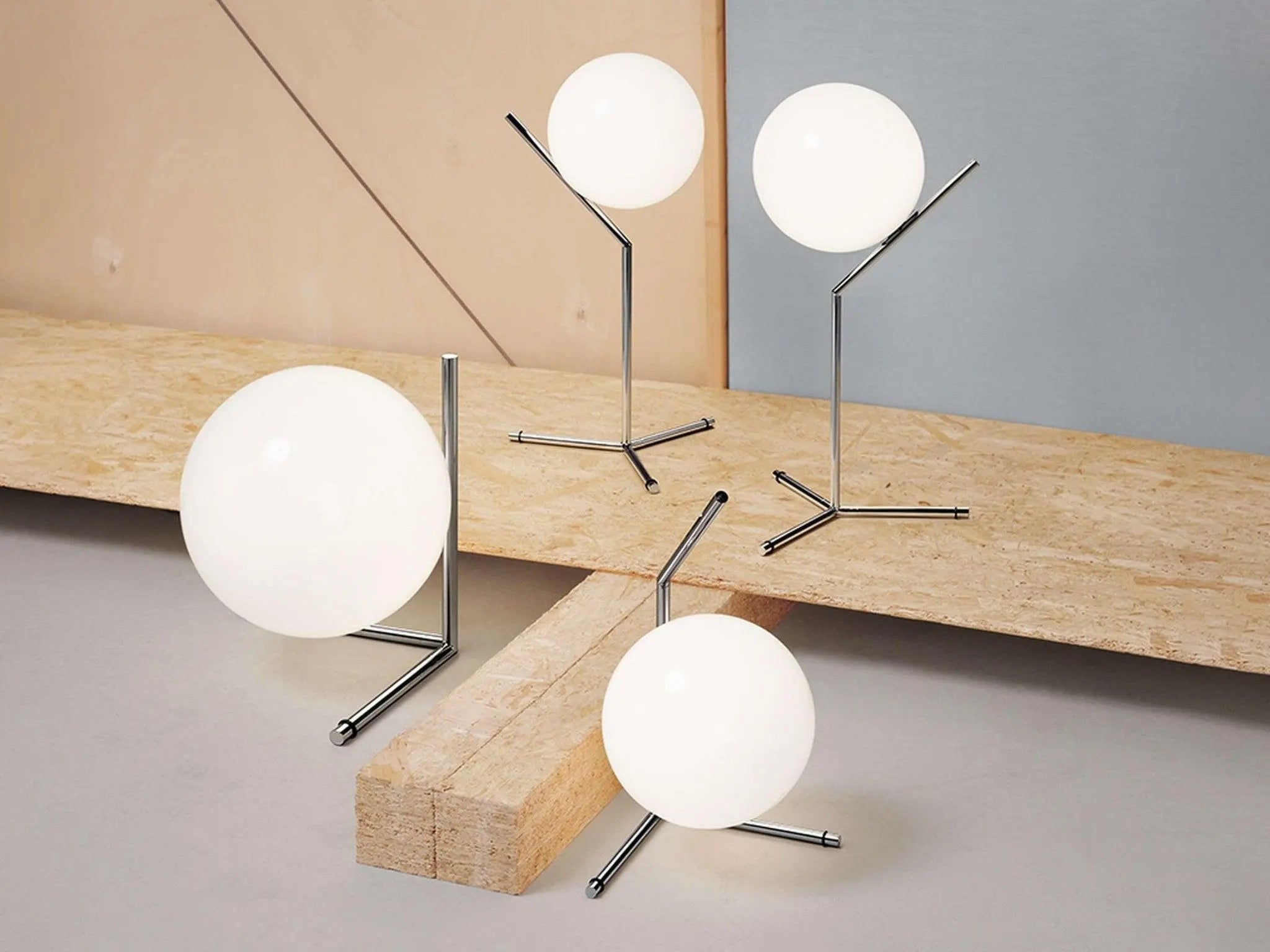 Lampa stołowa IC LIGHTS LOW chromowany – Flos