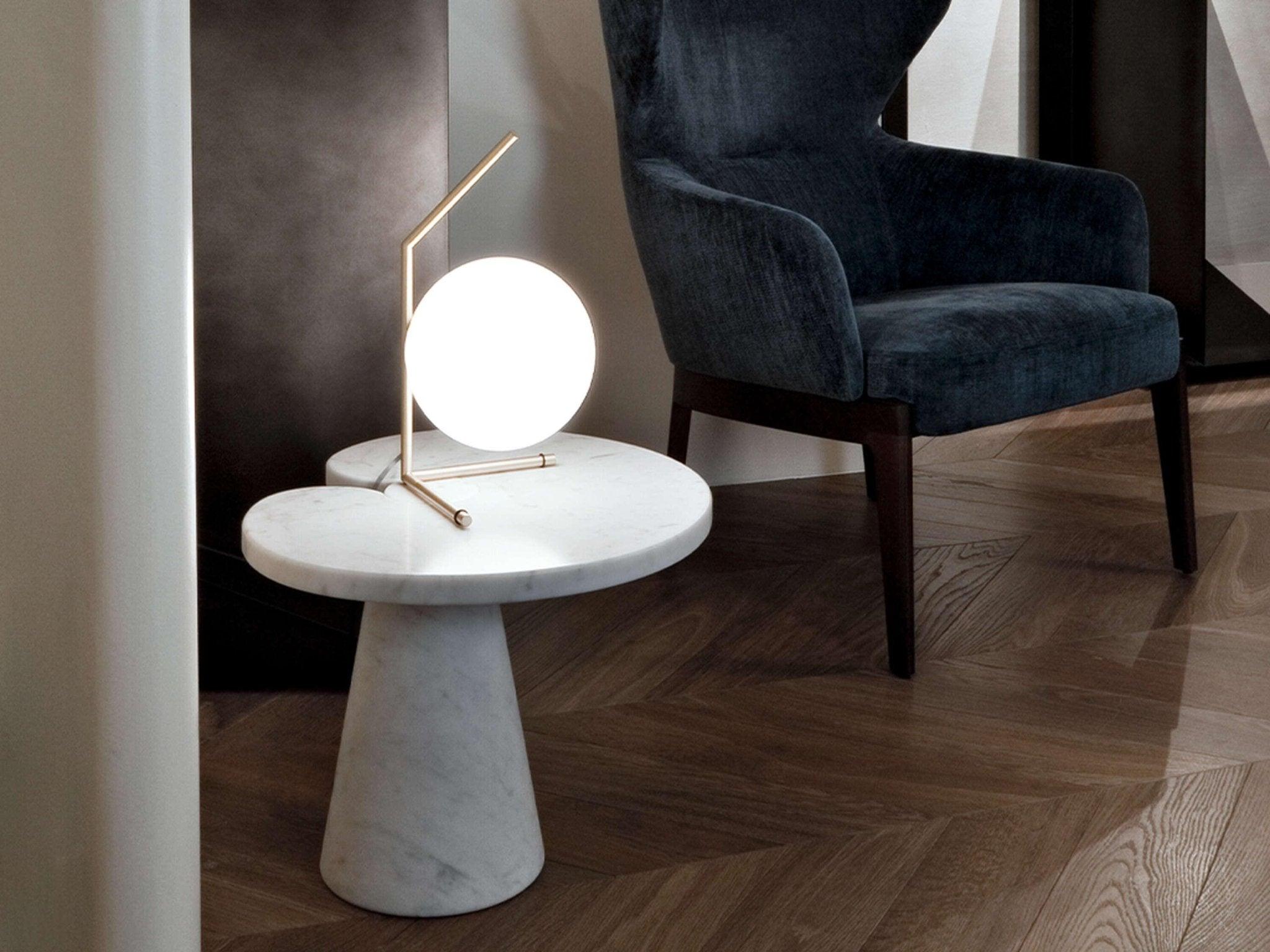 Lampa stołowa IC LIGHTS LOW mosiężny Flos Eye on Design