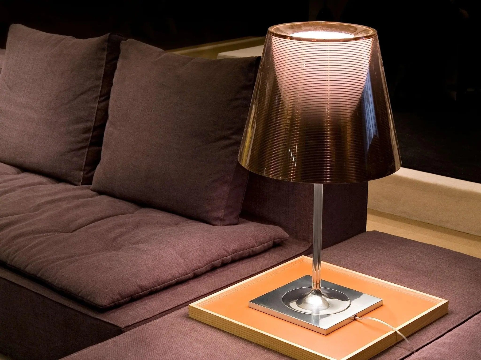 Lampa stołowa KTRIBE brązowy – Flos