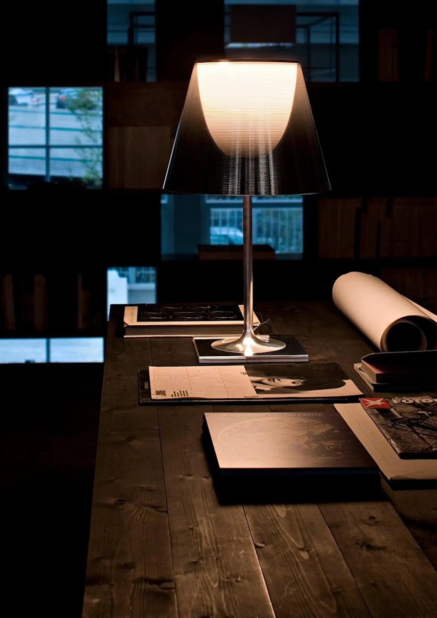 Lampa stołowa KTRIBE czarny – Flos