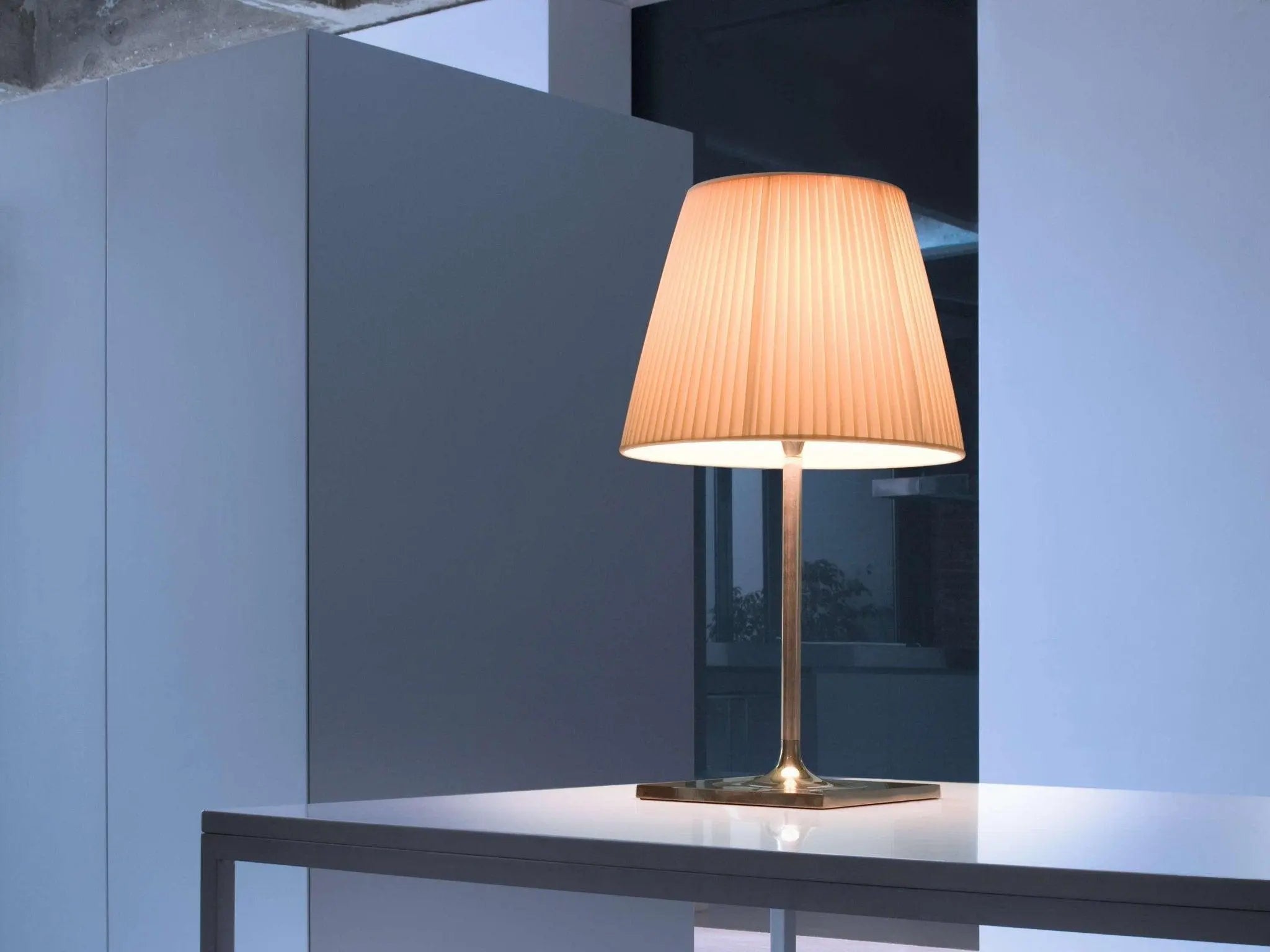 Lampa stołowa KTRIBE tkanina – Flos