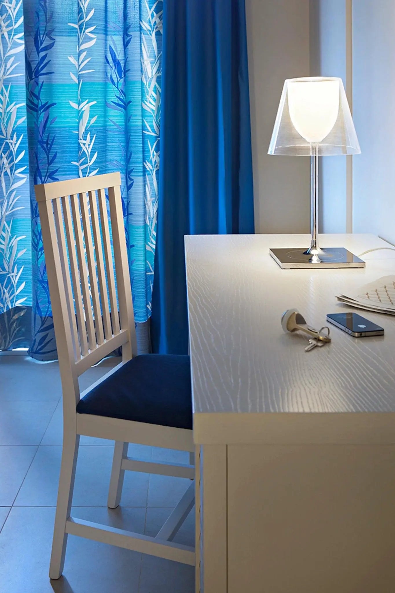 Lampa stołowa KTRIBE transparentny – Flos