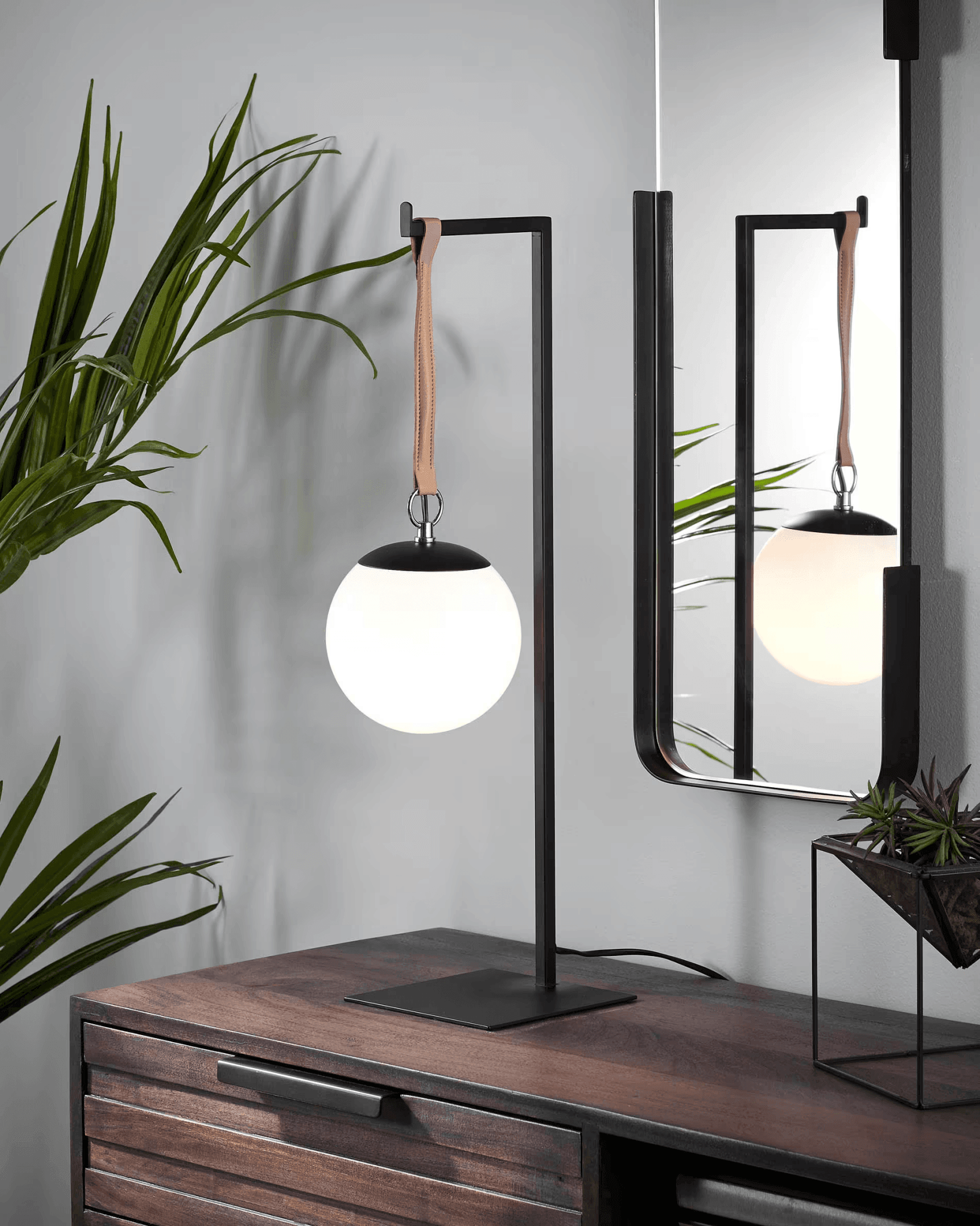 Lampa stołowa MONTEIRO czarny La Forma Eye on Design