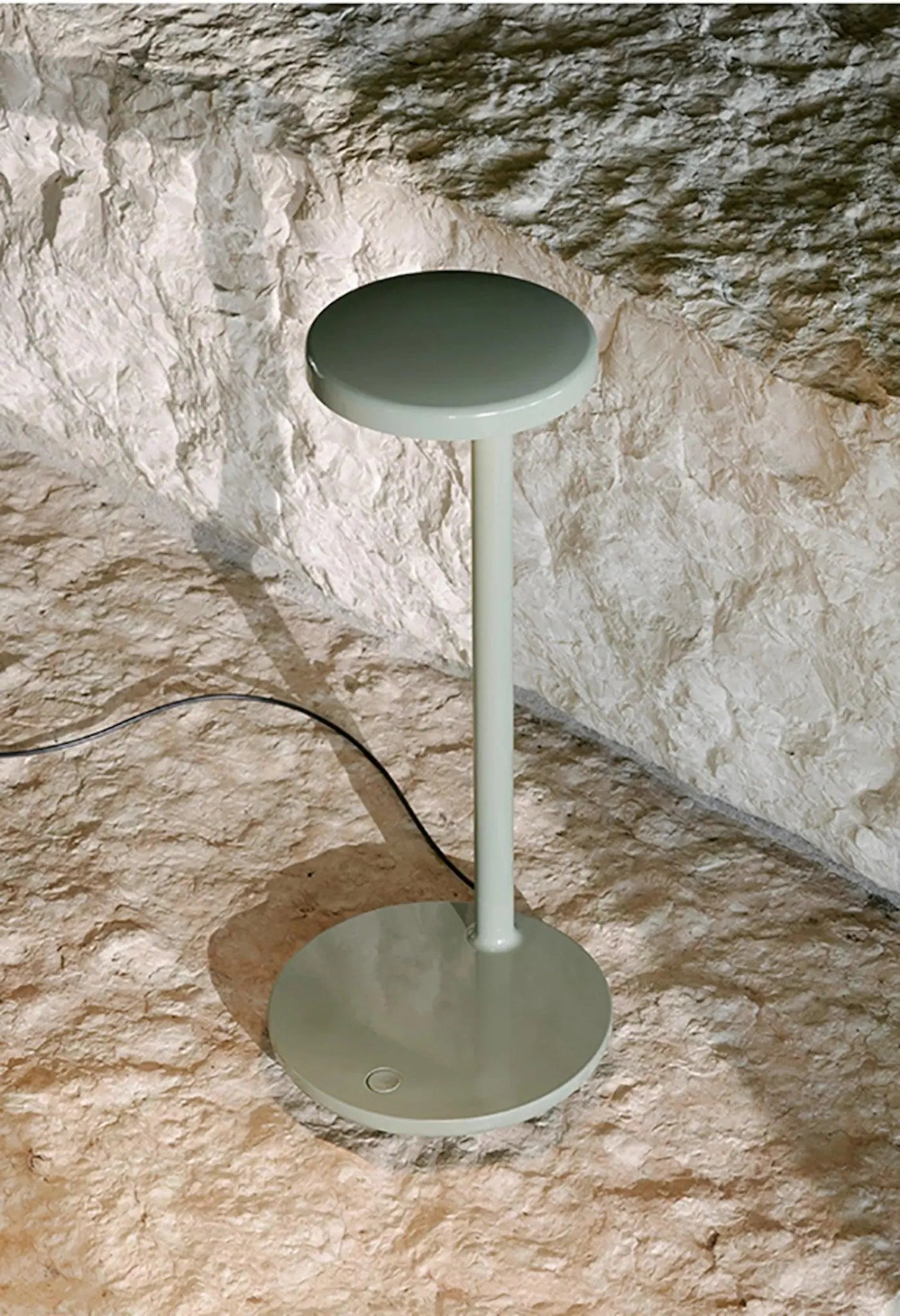 Lampa stołowa OBLIQUE szałwiowy – Flos