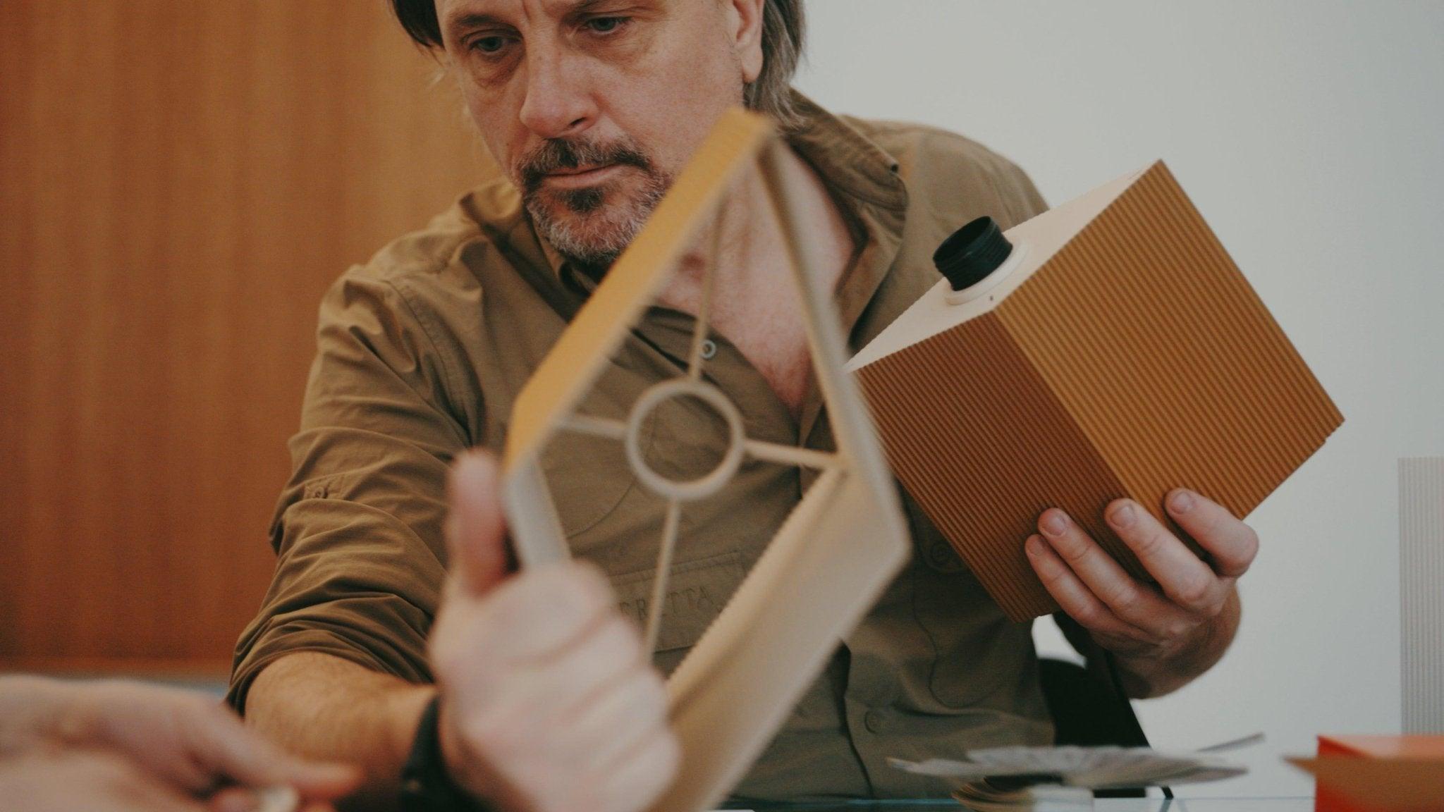 Lampa stołowa ROMB kumin Pholc Eye on Design