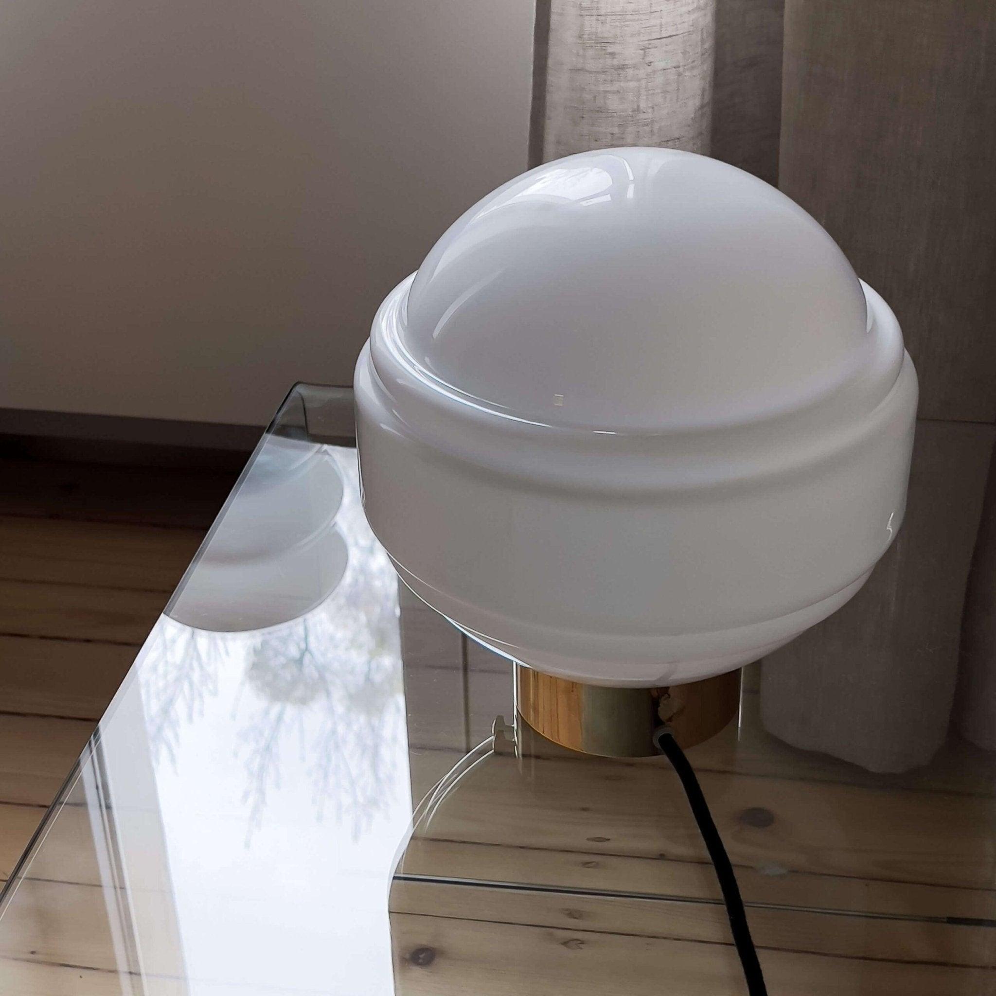 Lampa stołowa SATURN mosiężny Embassy Interiors Eye on Design