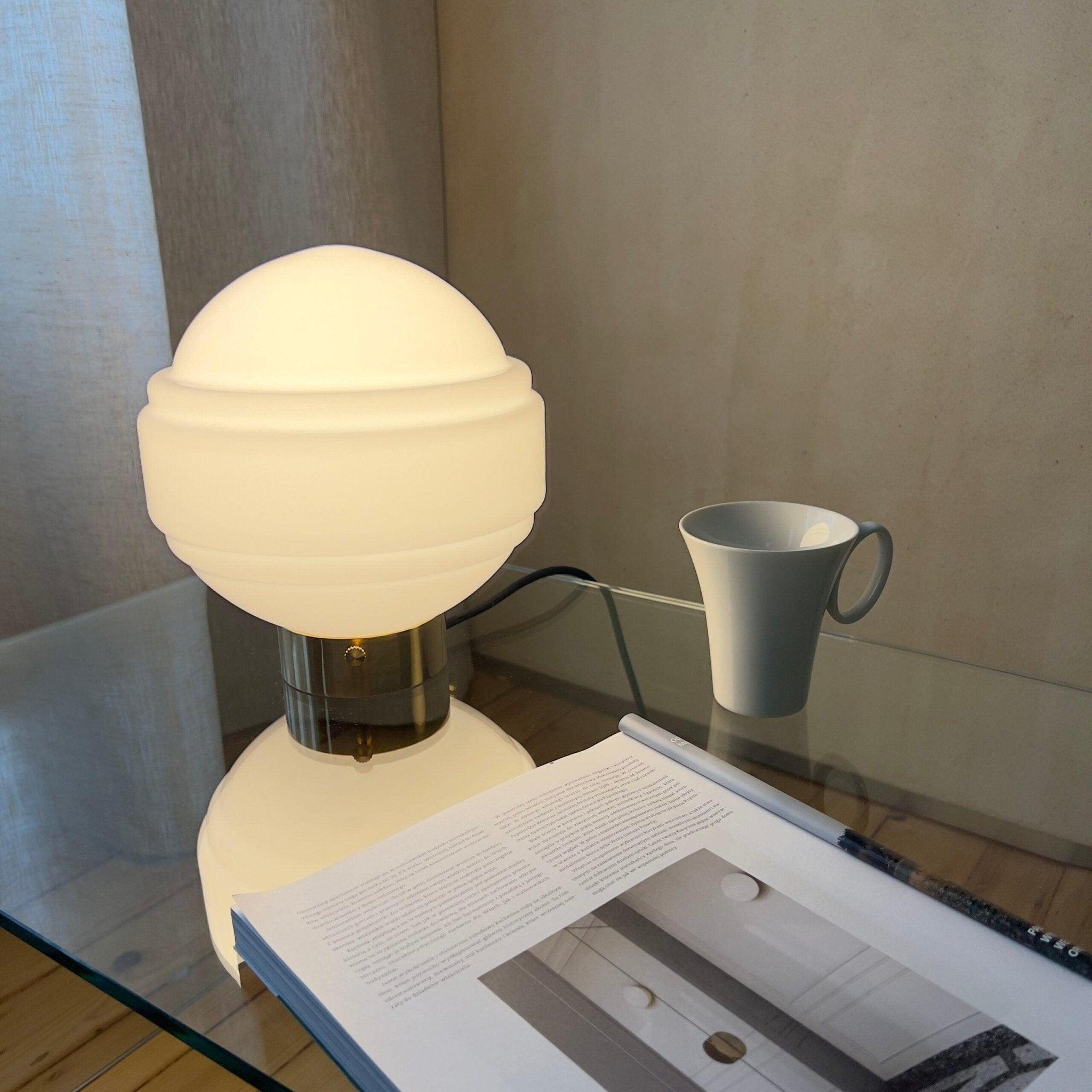Lampa stołowa SATURN mosiężny Embassy Interiors Eye on Design