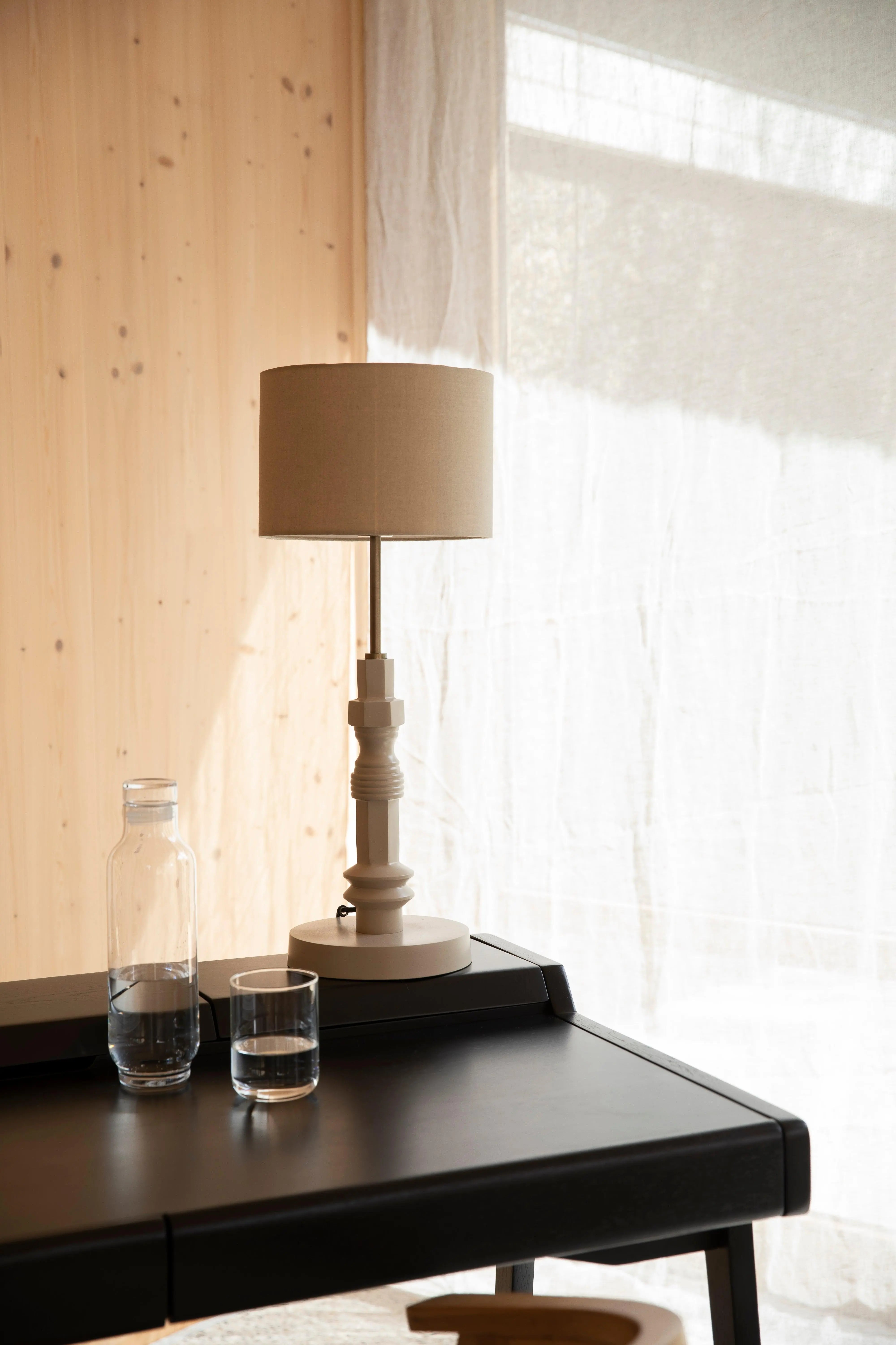 Lampa stołowa TOTEM beżowy – metal