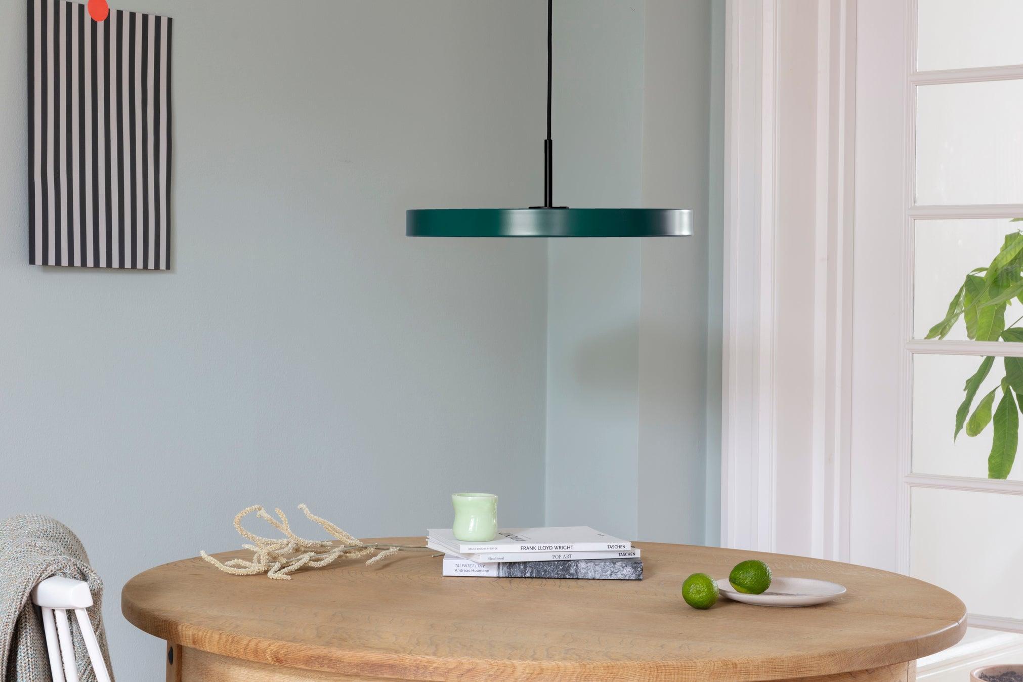 Lampa wisząca ASTERIA butelkowa zieleń UMAGE Eye on Design